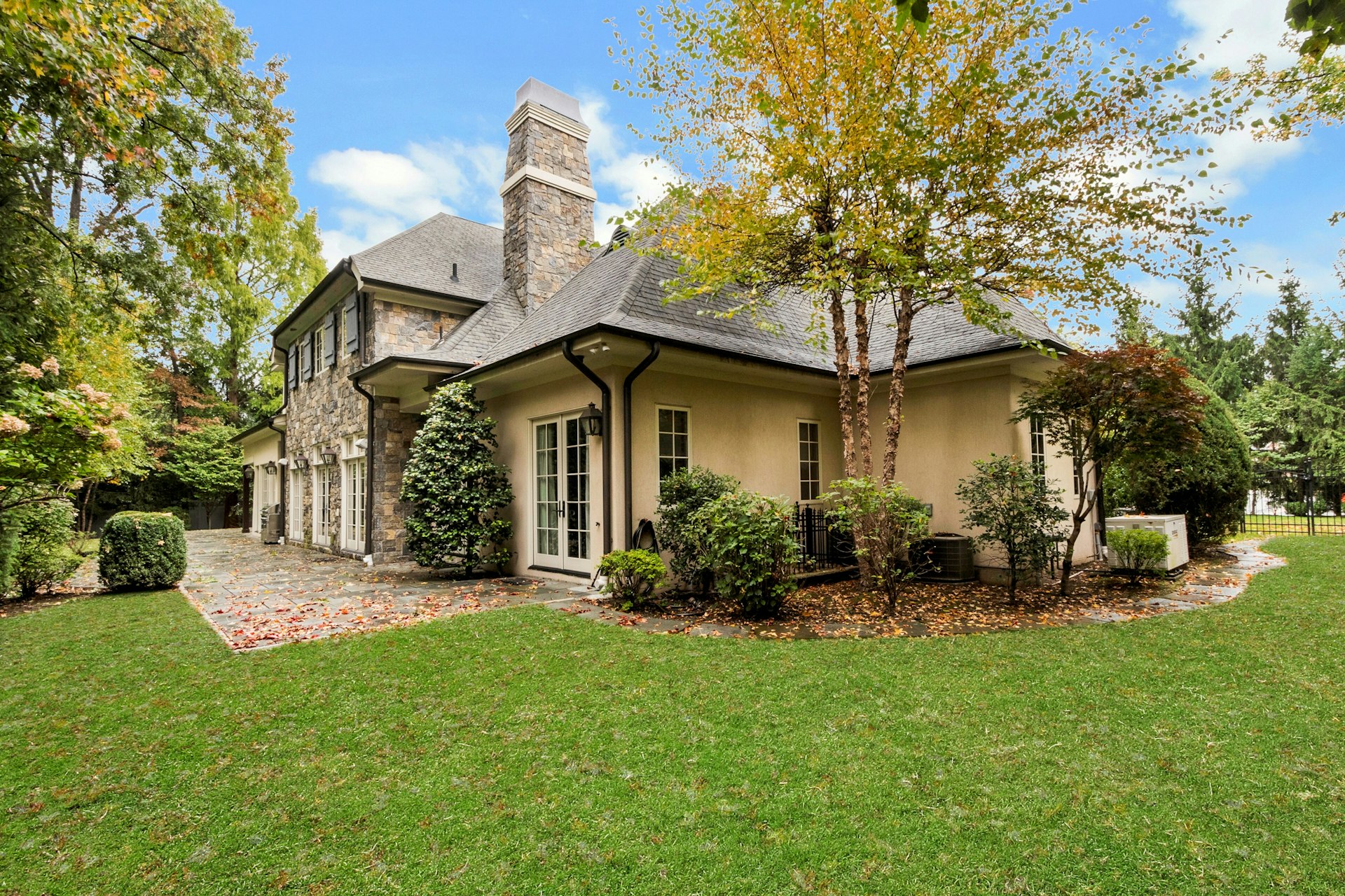 74 Roberts Road 