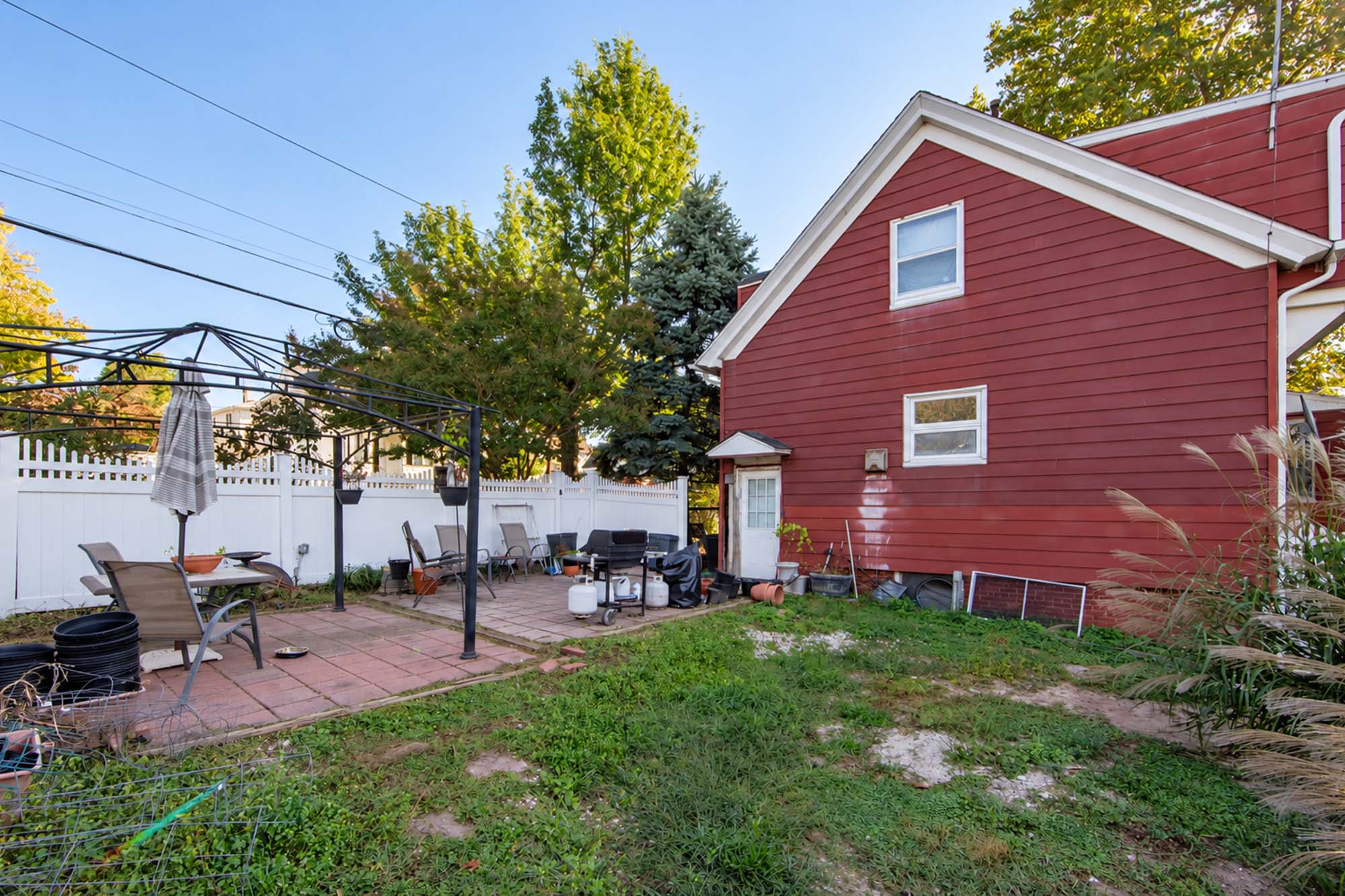 46 Laurel Street 