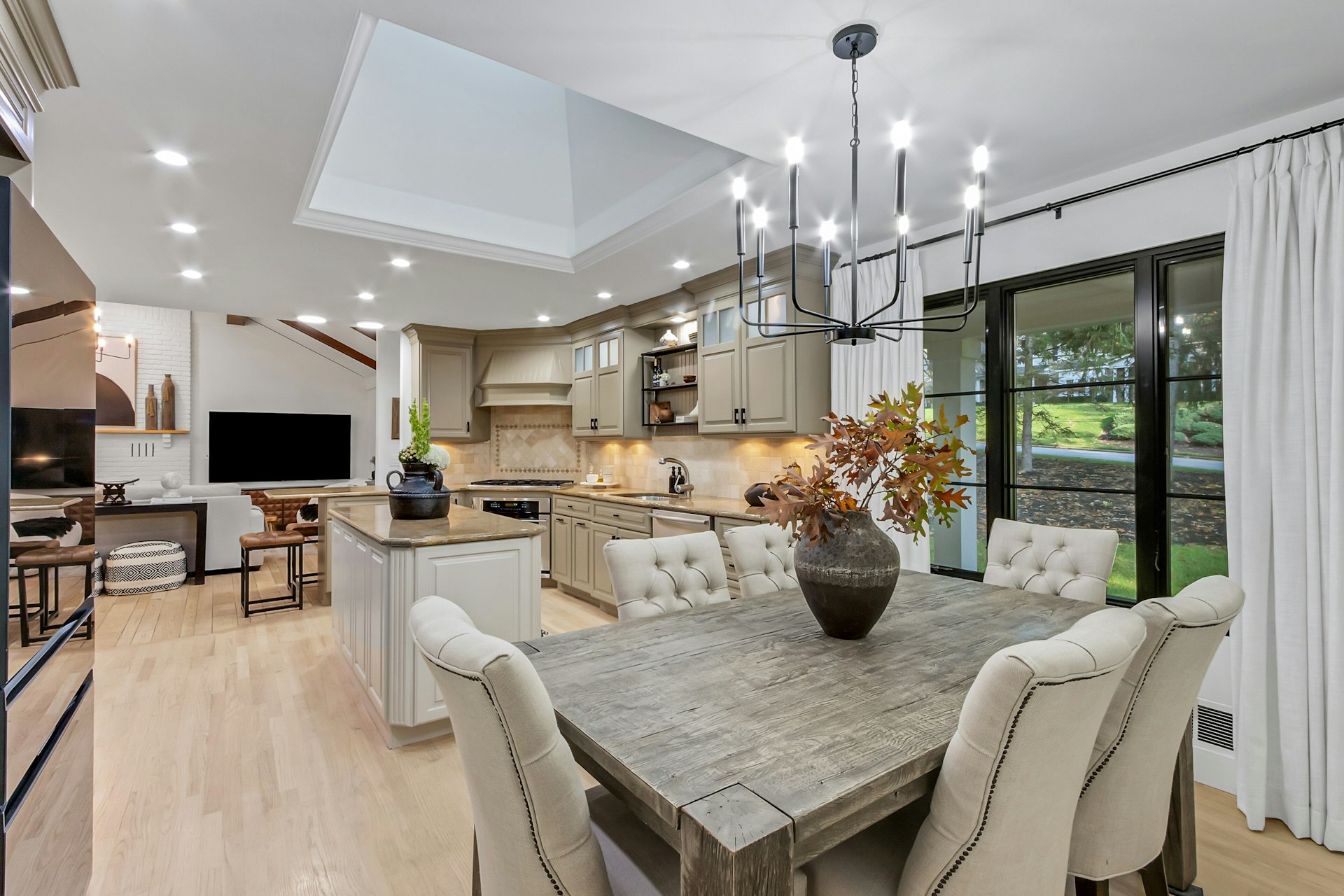 888 Briarwoods Road 