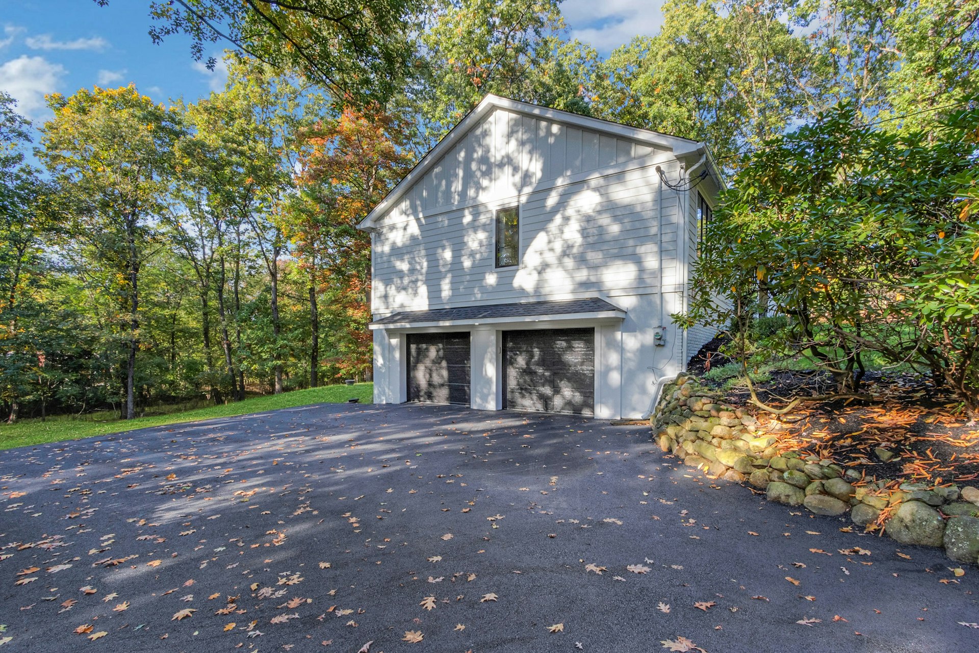888 Briarwoods Road 