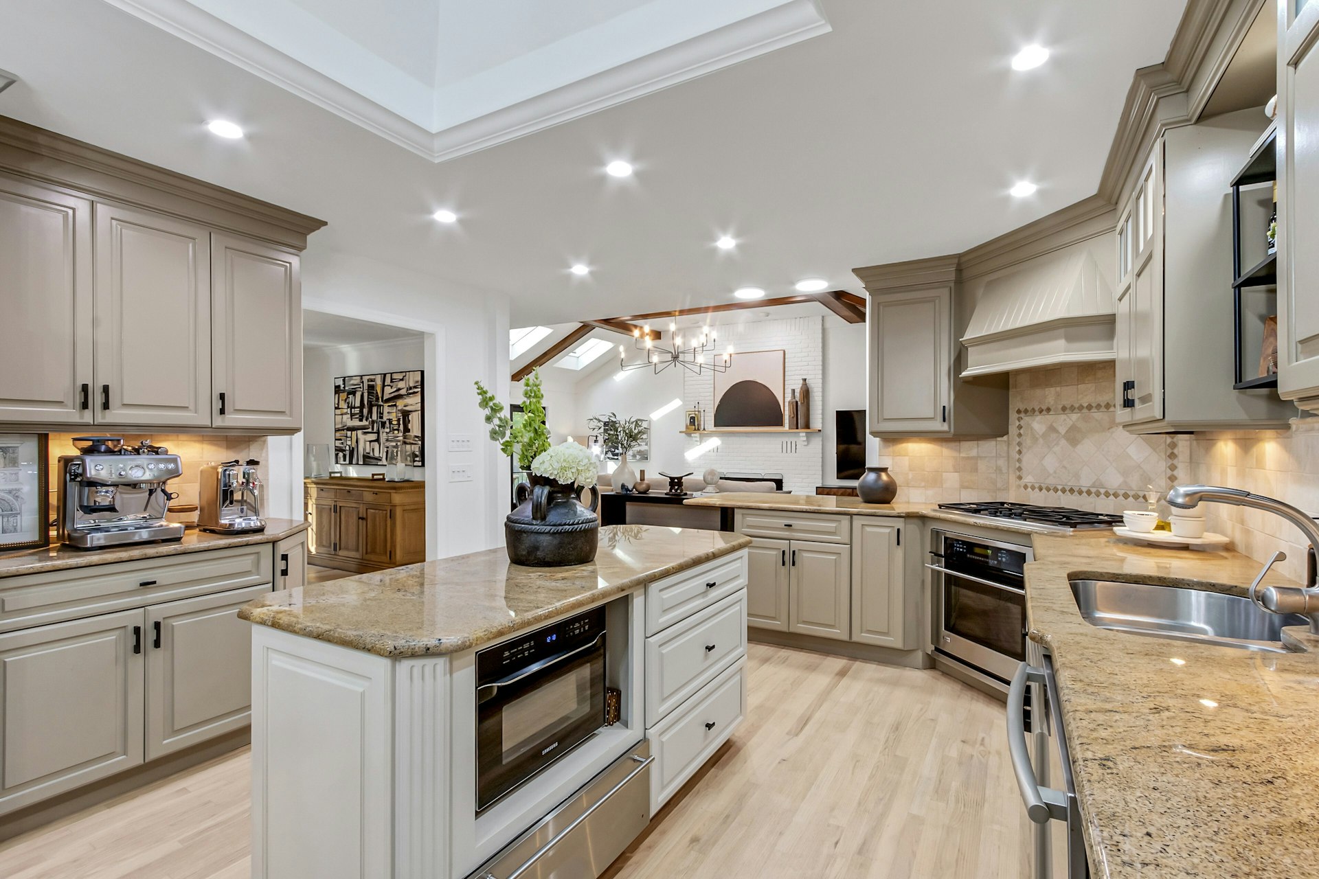 888 Briarwoods Road 