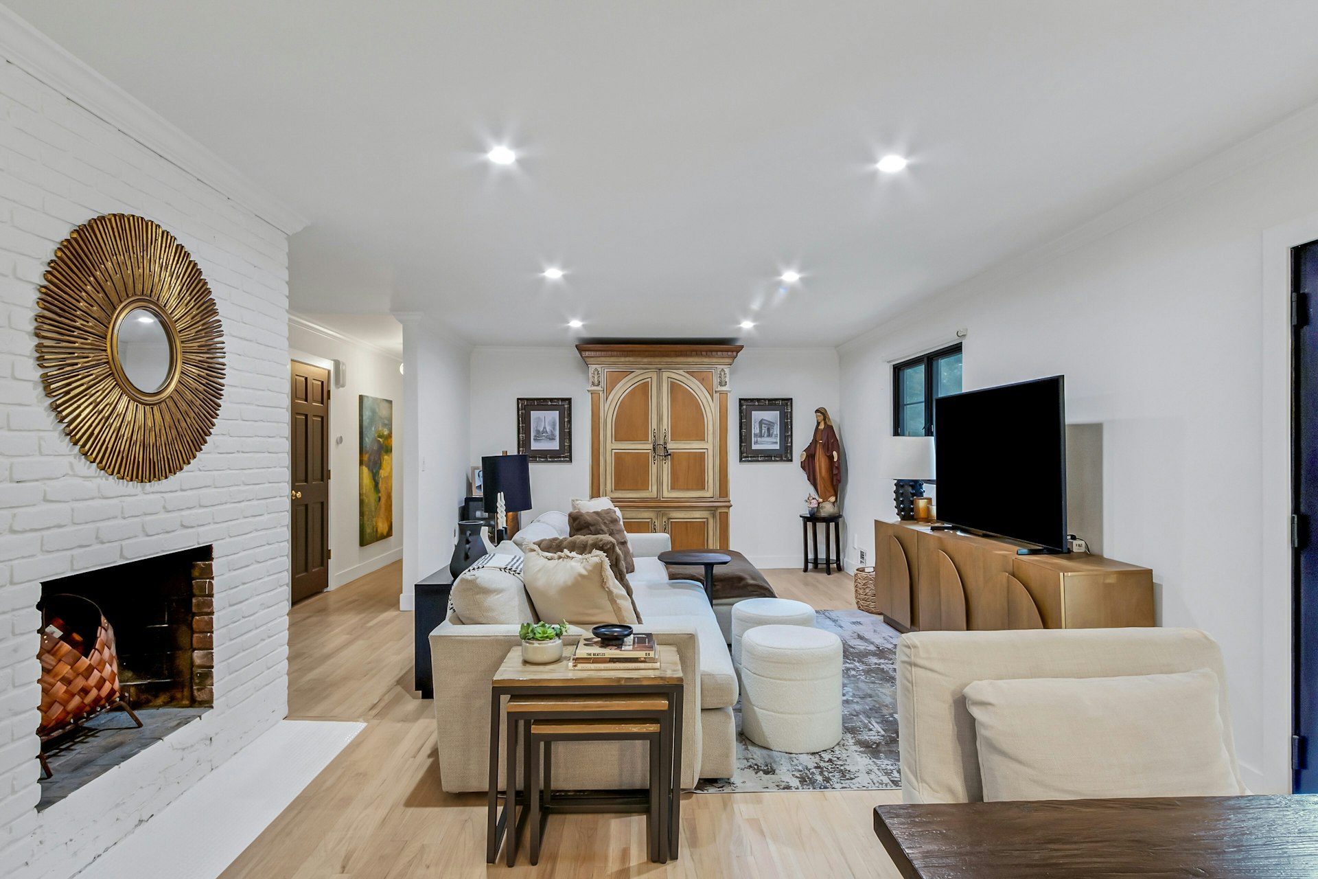 888 Briarwoods Road 