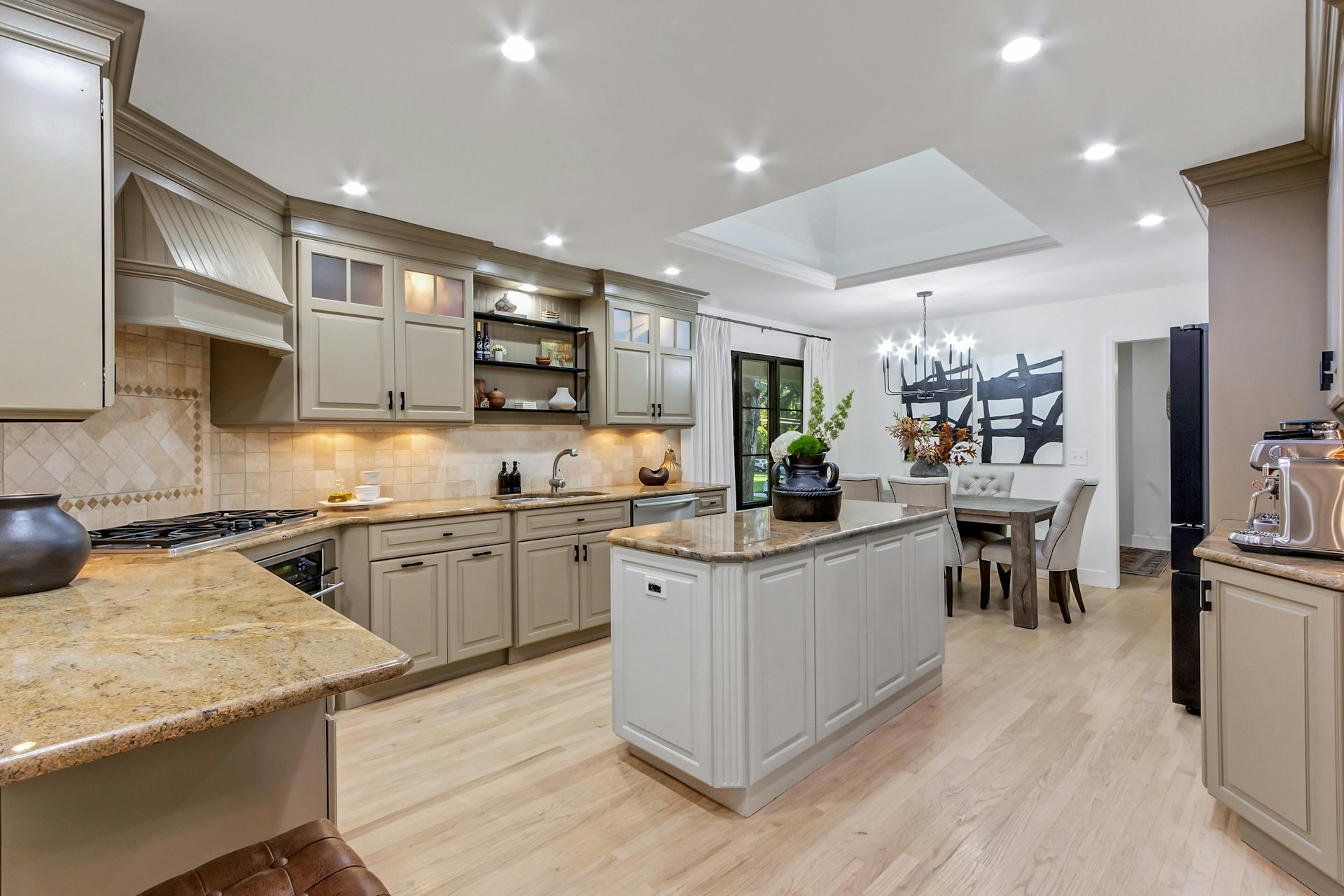 888 Briarwoods Road 