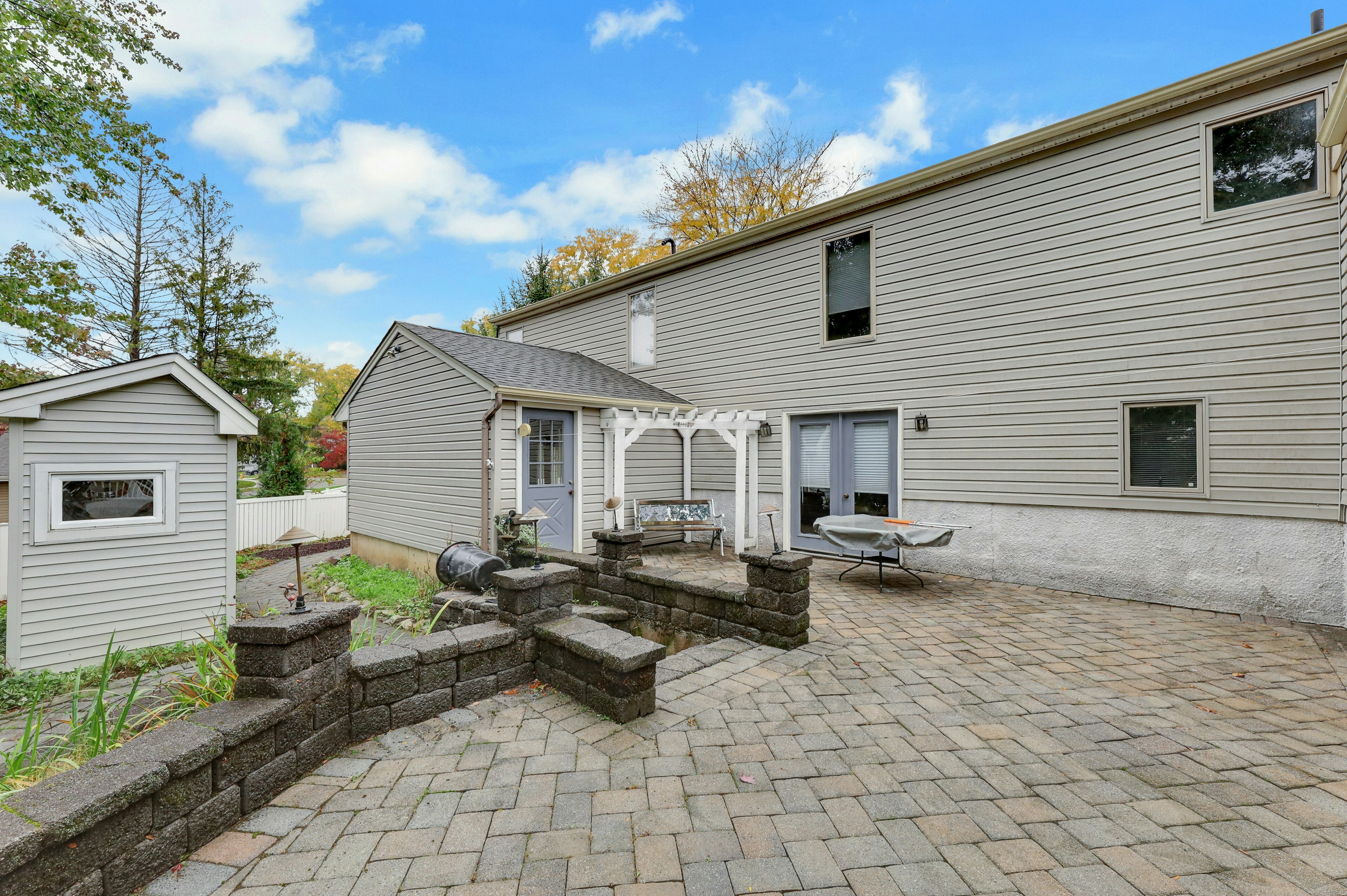 32 Clinton Lane 