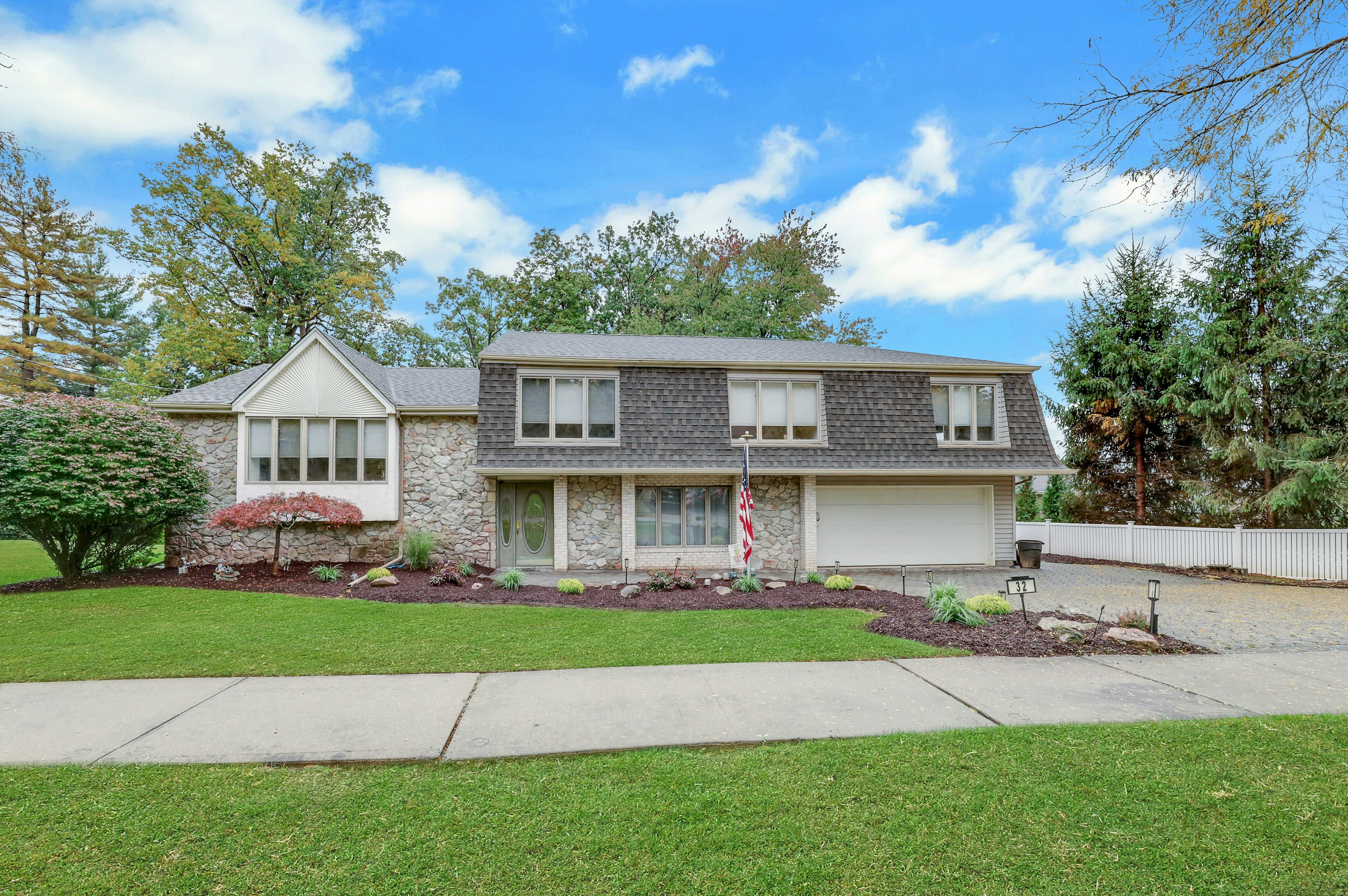 32 Clinton Lane 