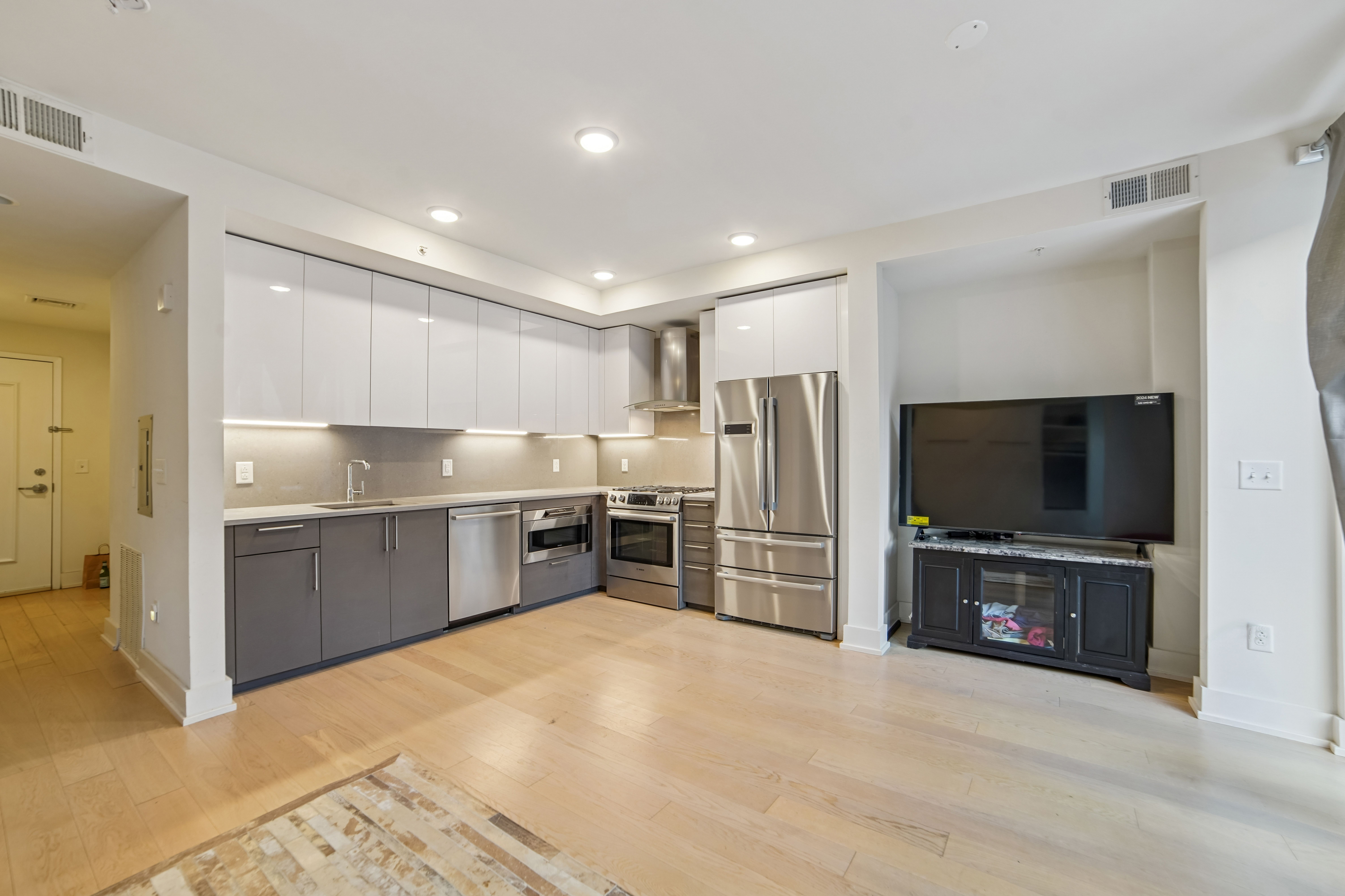 201 Marin Boulevard Unit 4050