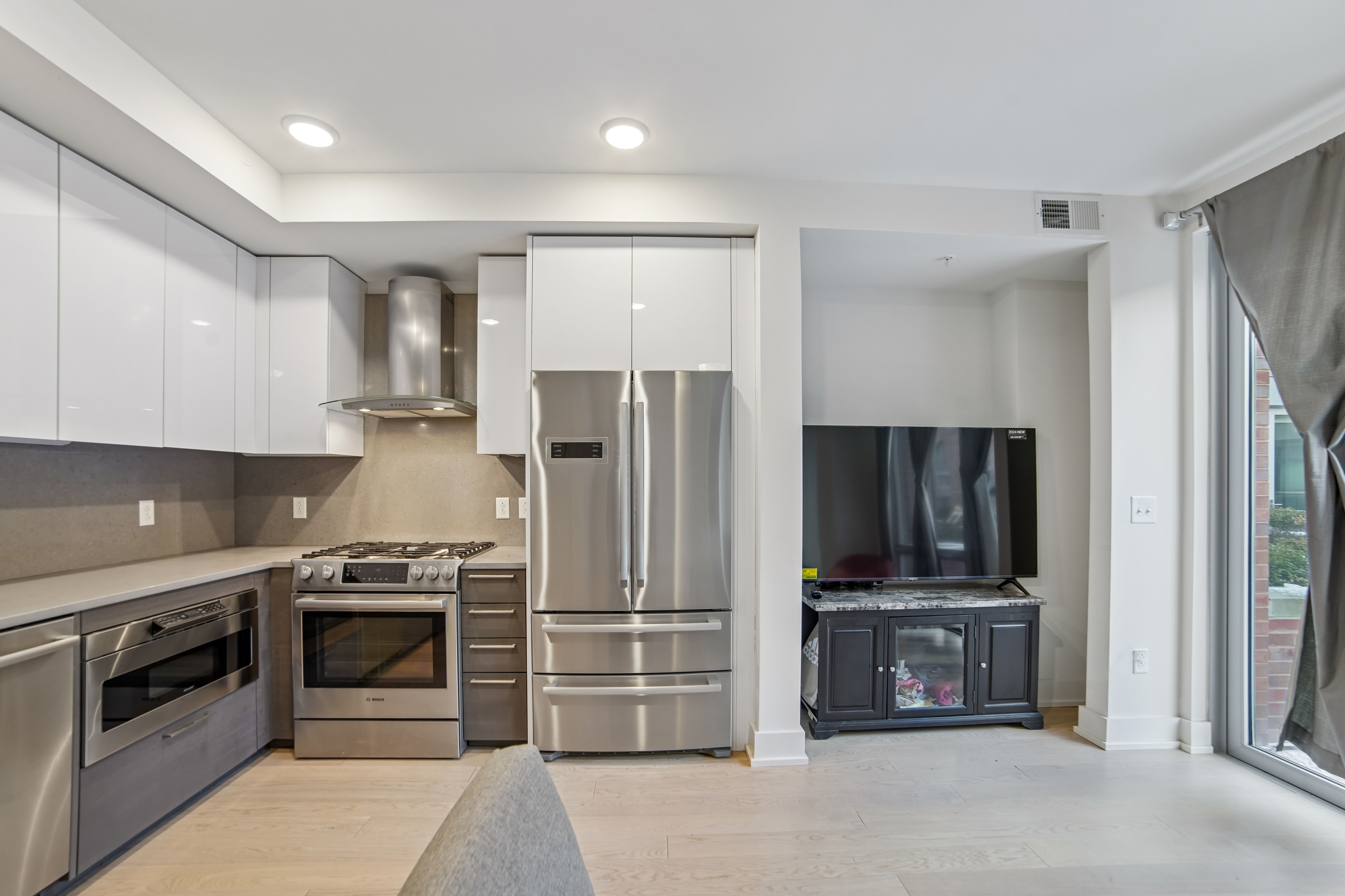 201 Marin Boulevard Unit 4050