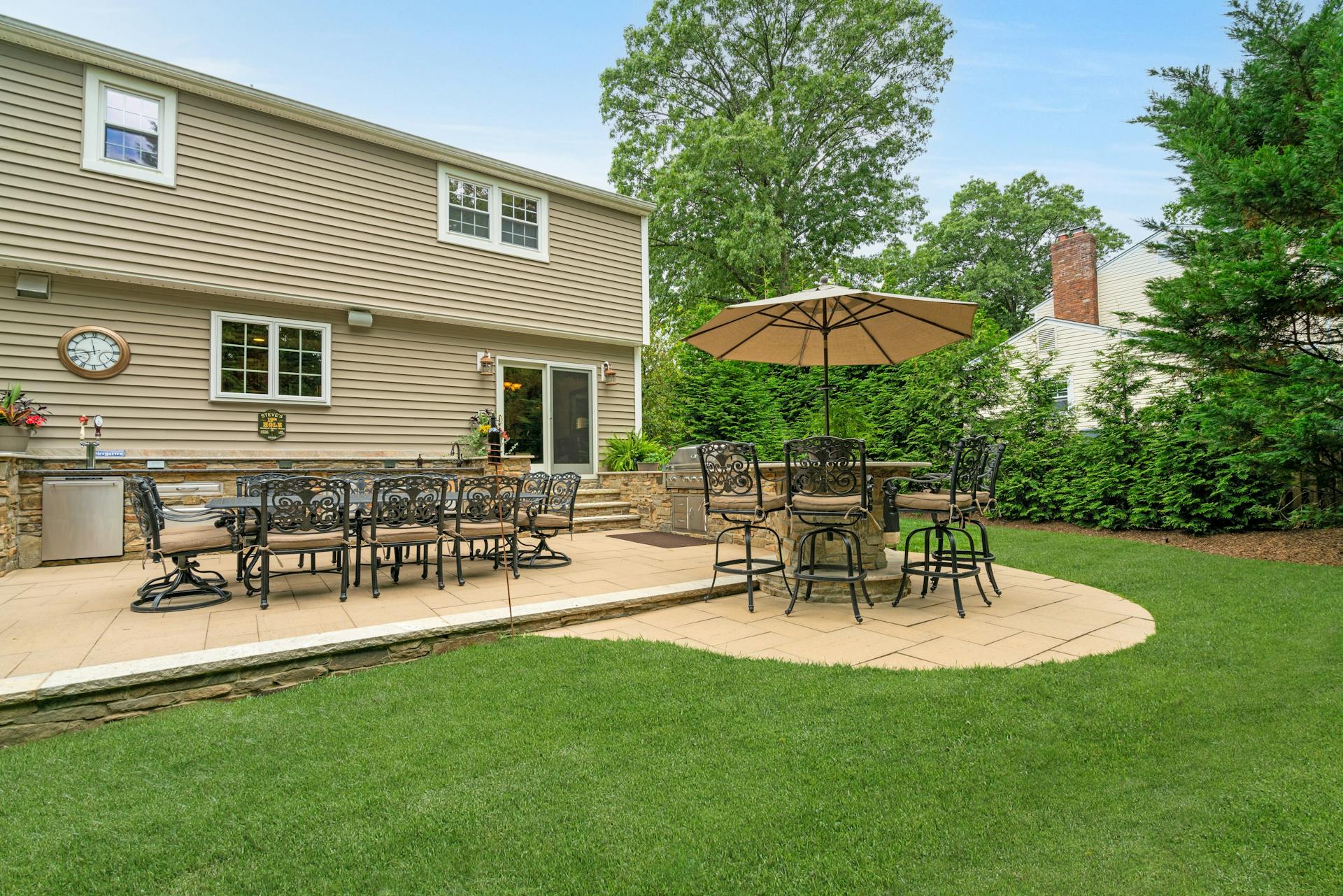 19 Colonial Heights Road 
