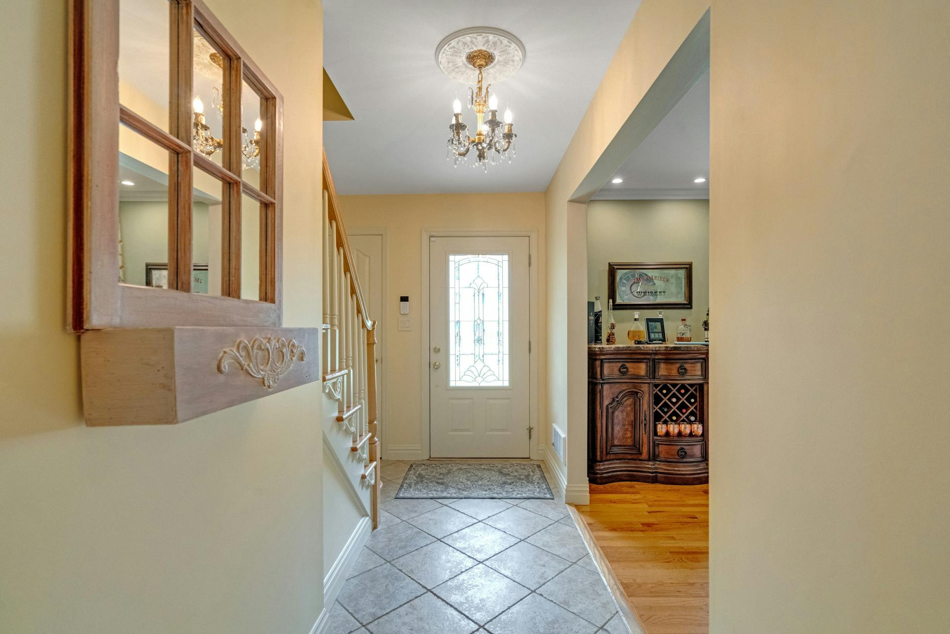 19 Colonial Heights Road 