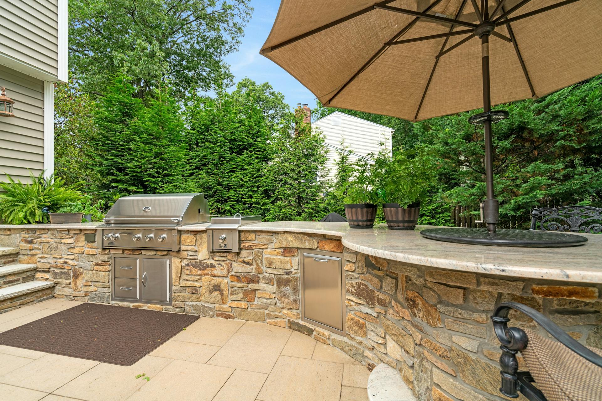 19 Colonial Heights Road 