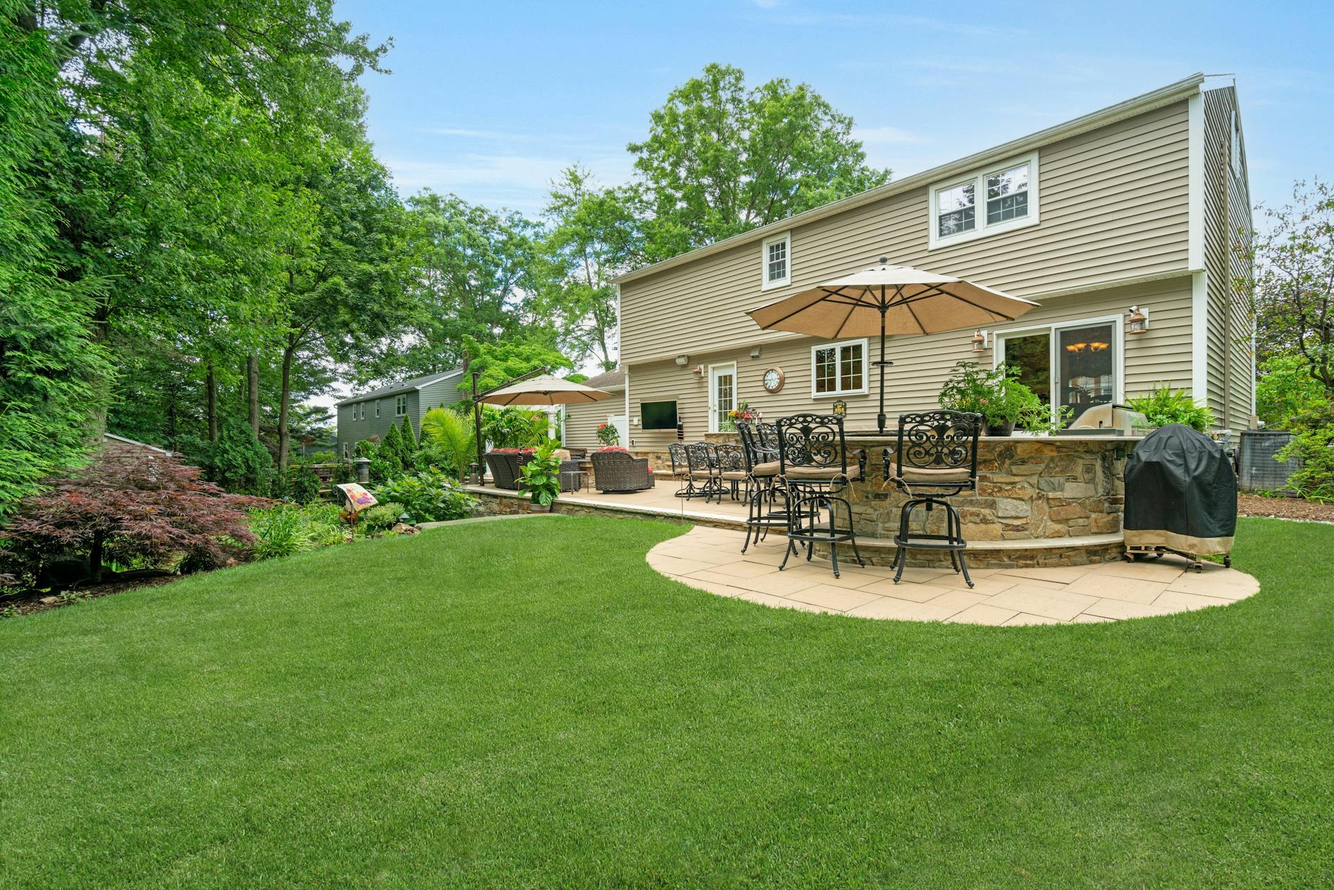 19 Colonial Heights Road 