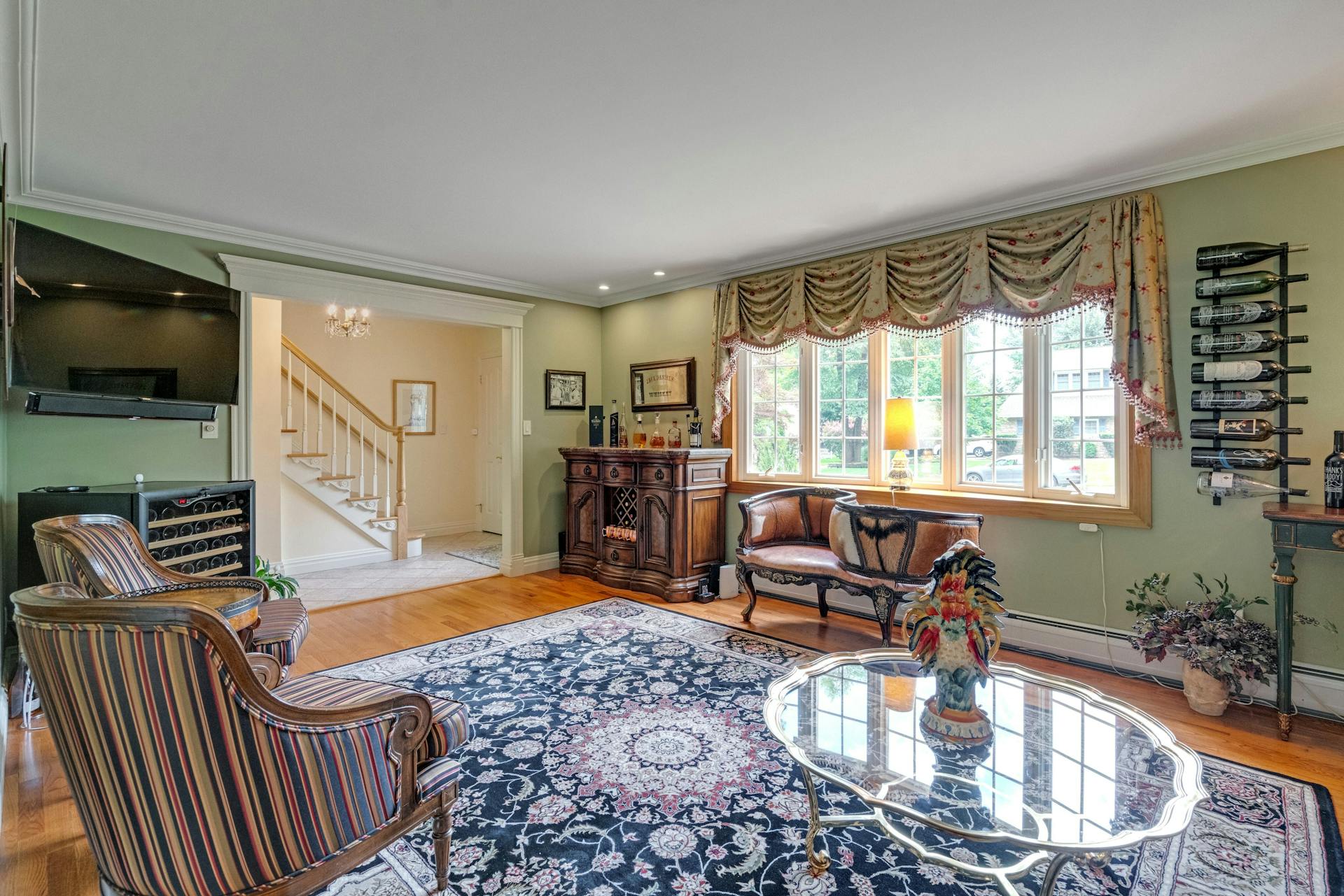 19 Colonial Heights Road 