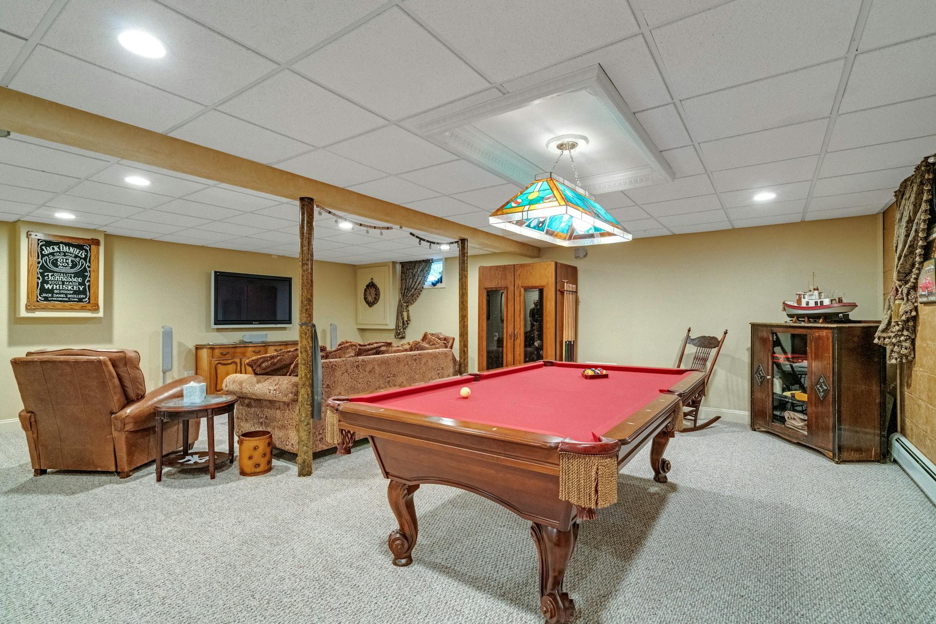 19 Colonial Heights Road 
