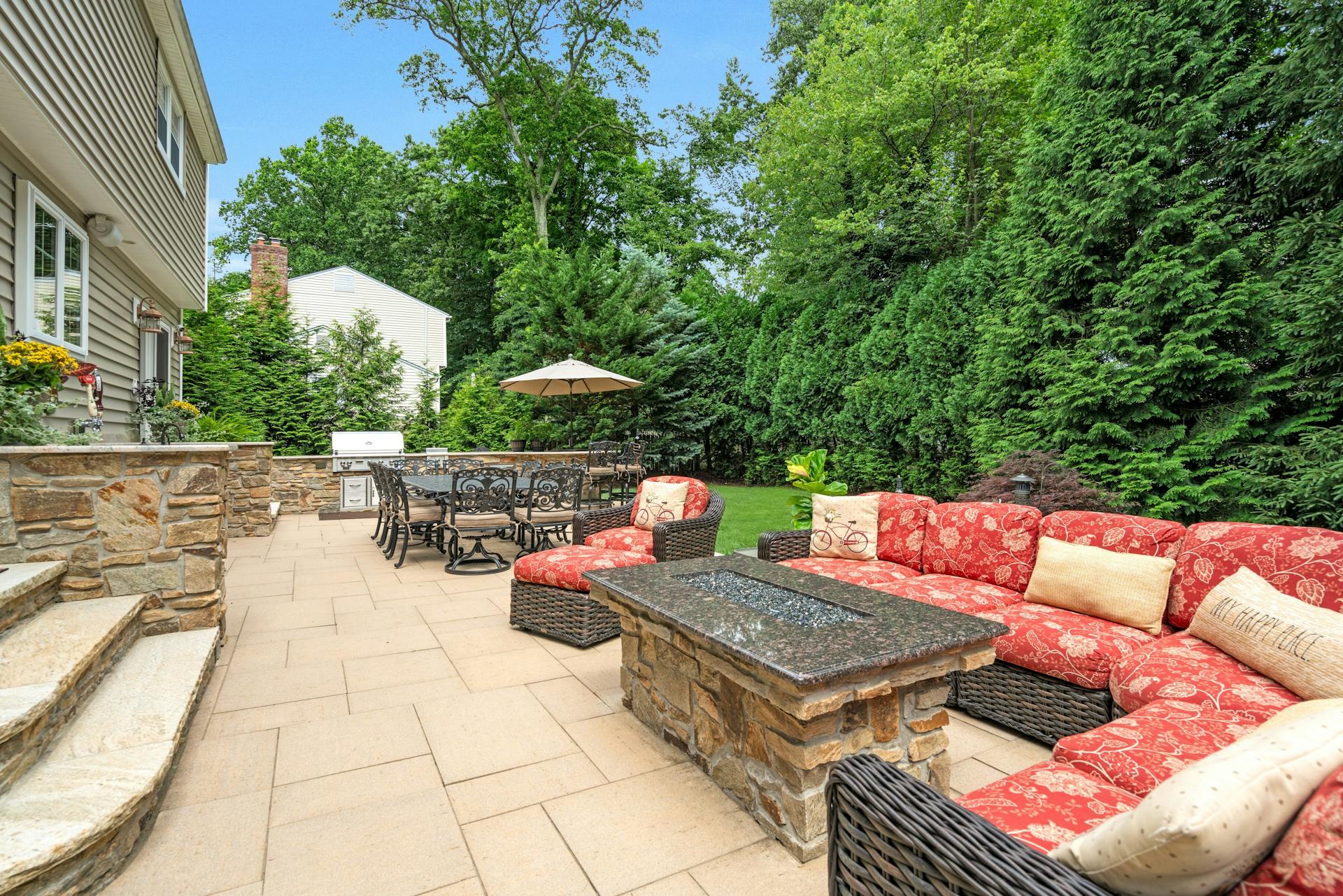 19 Colonial Heights Road 