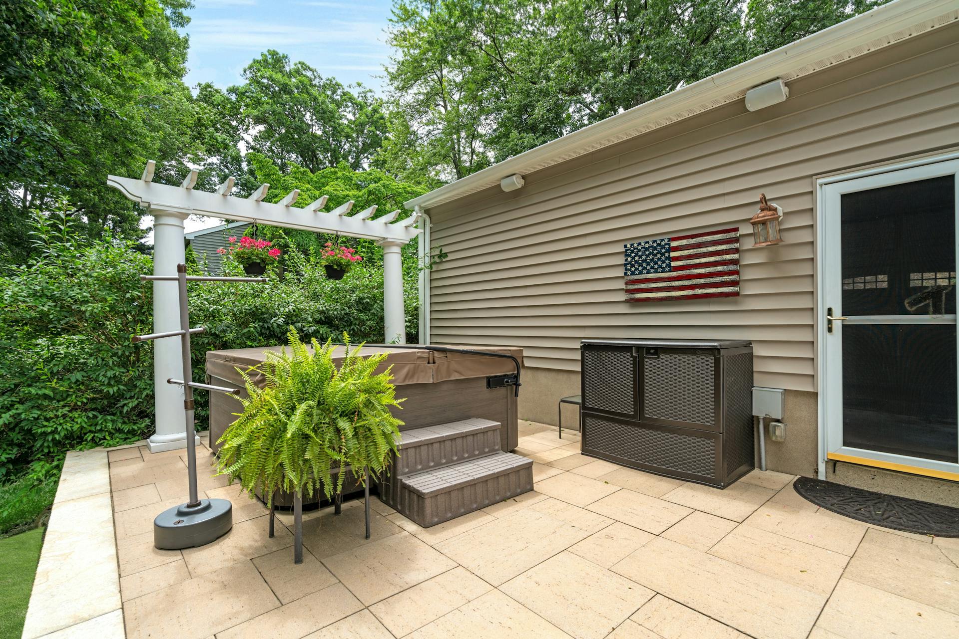 19 Colonial Heights Road 