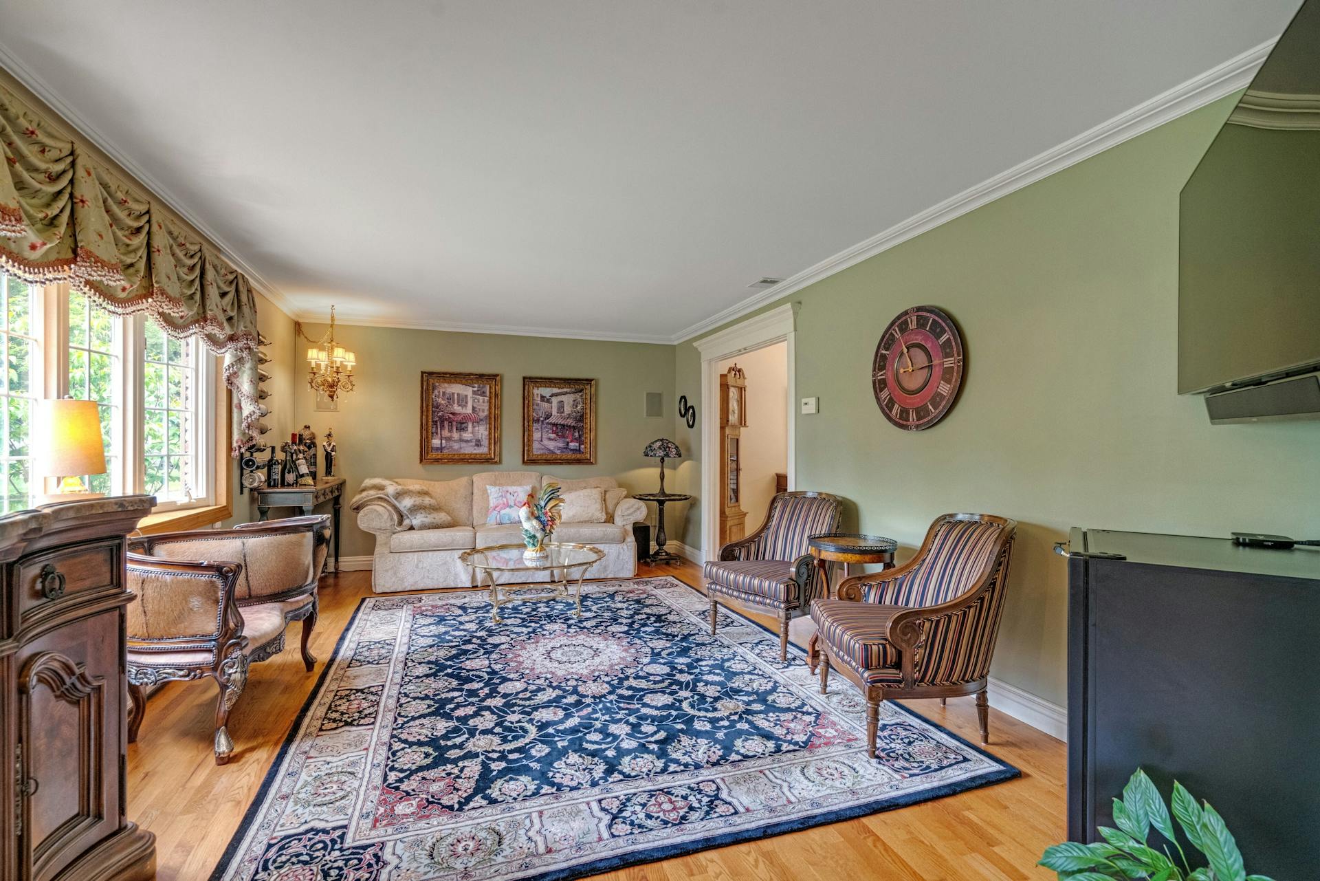 19 Colonial Heights Road 