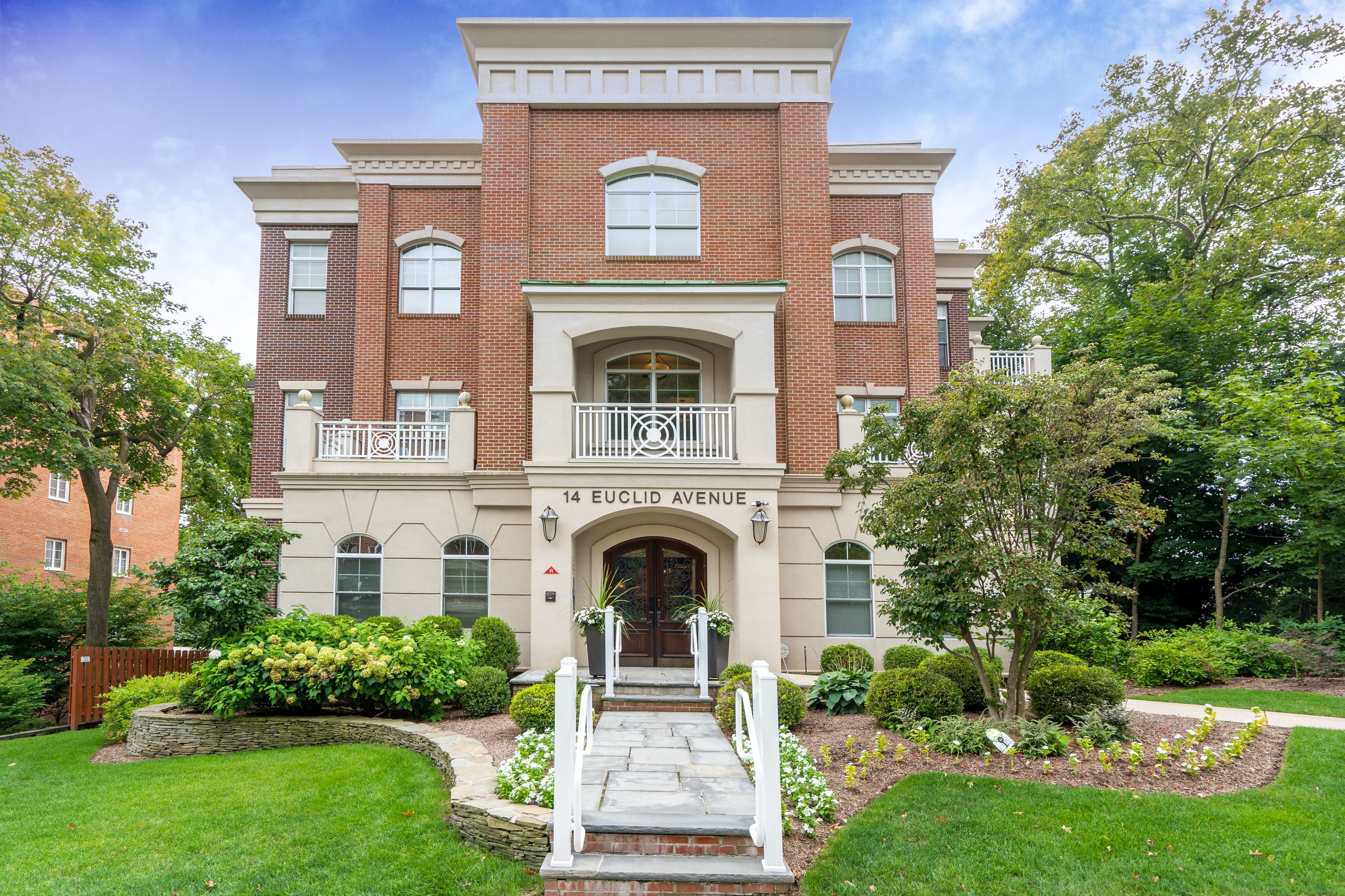 14 Euclid Avenue, Unit 303