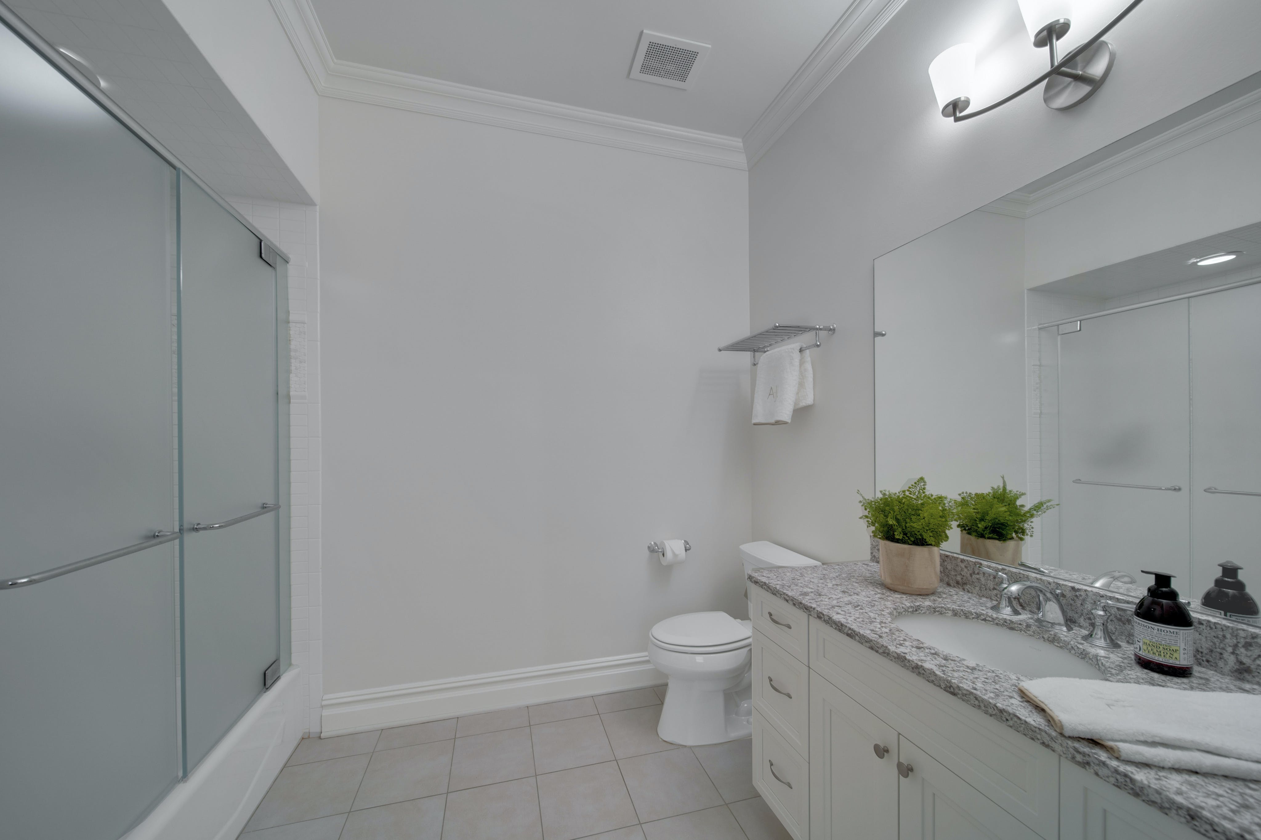 14 Euclid Avenue, Unit 303