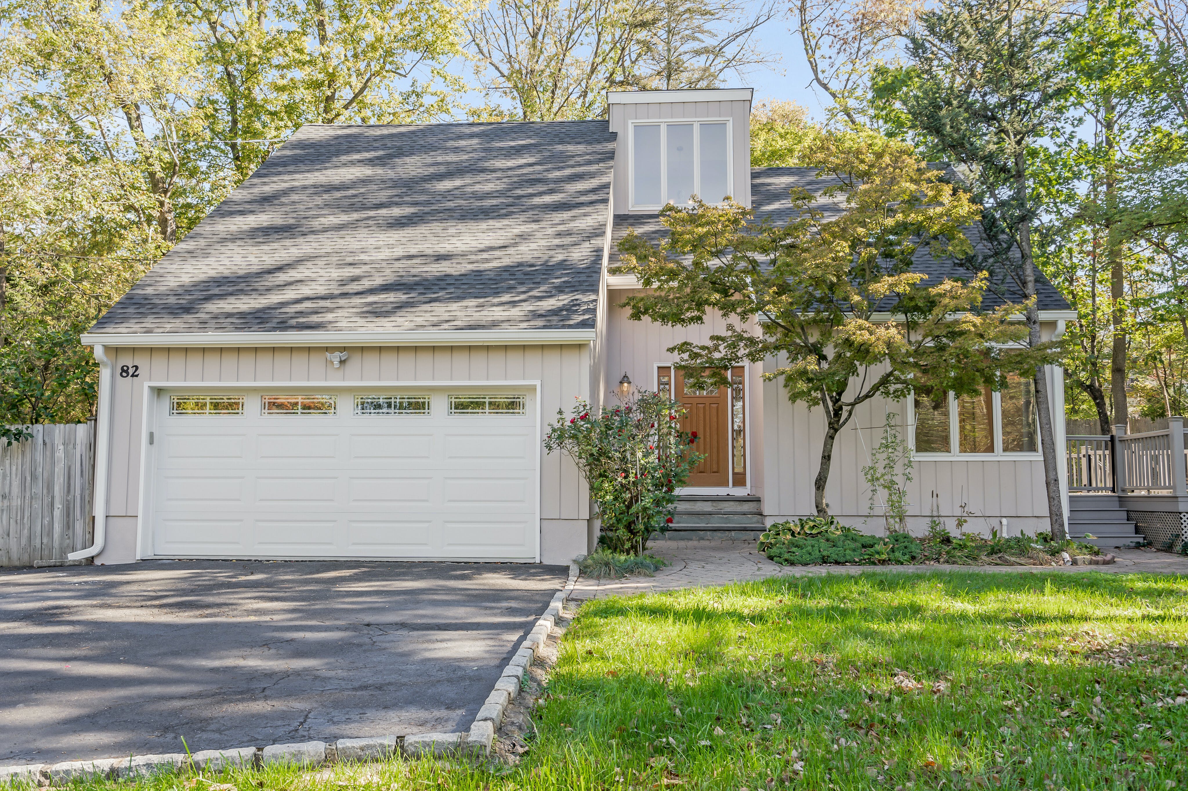 82 Hillcrest Road