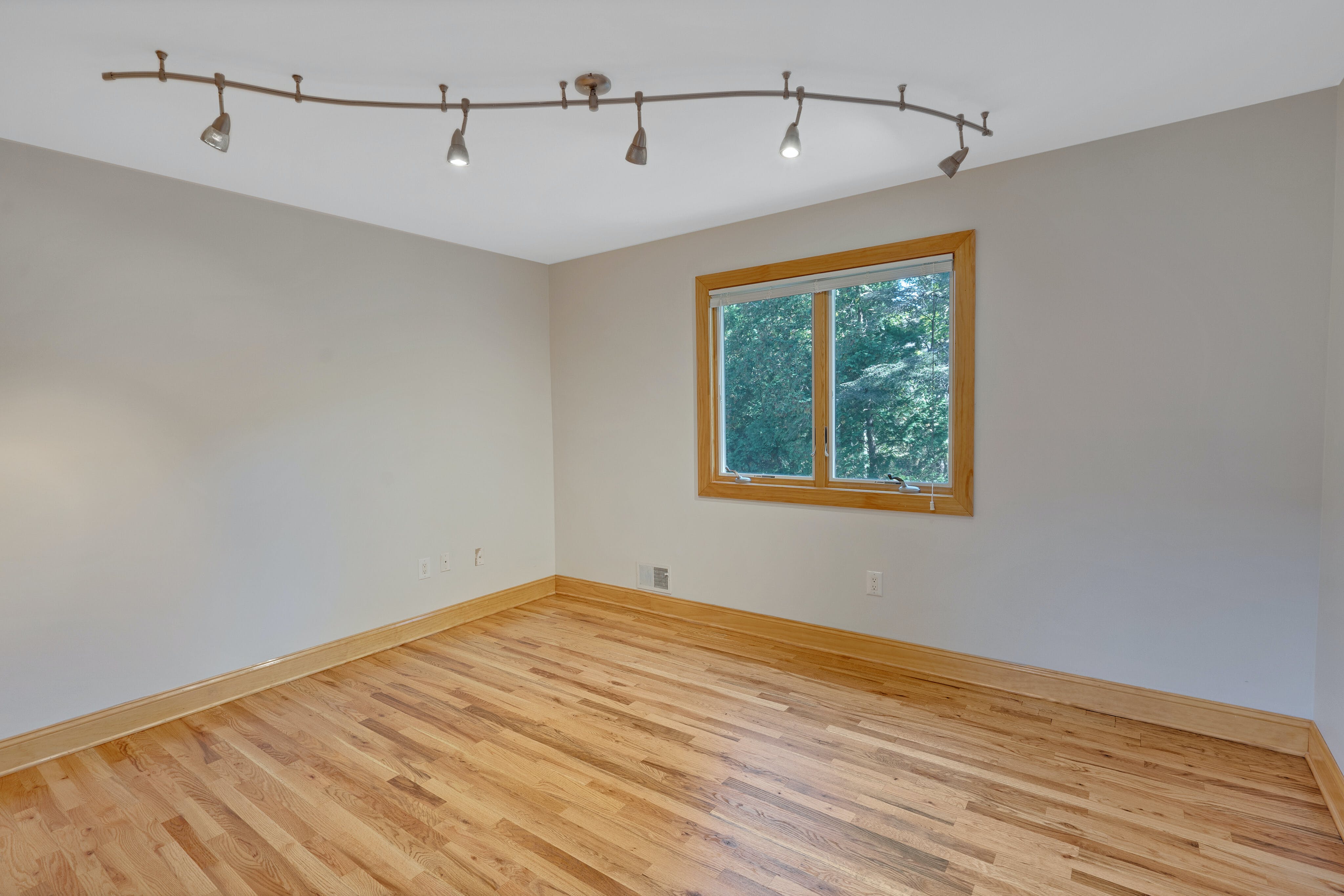 82 Hillcrest Road