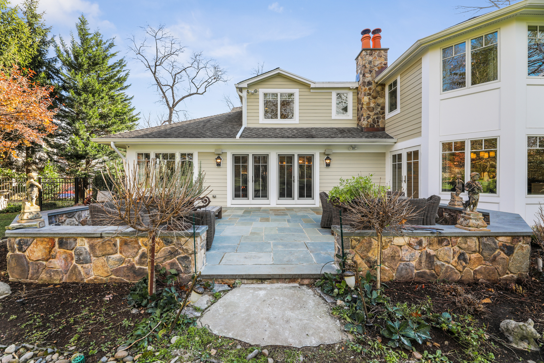 255 Oak Ridge Avenue