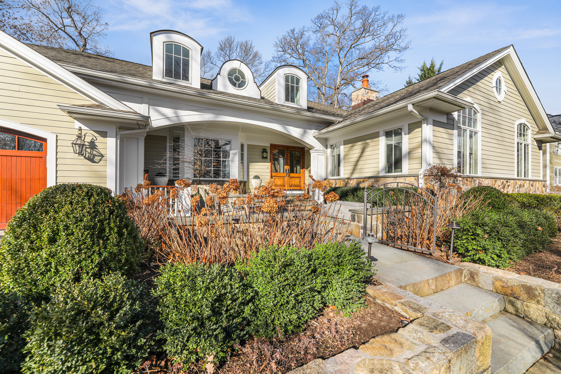 255 Oak Ridge Avenue