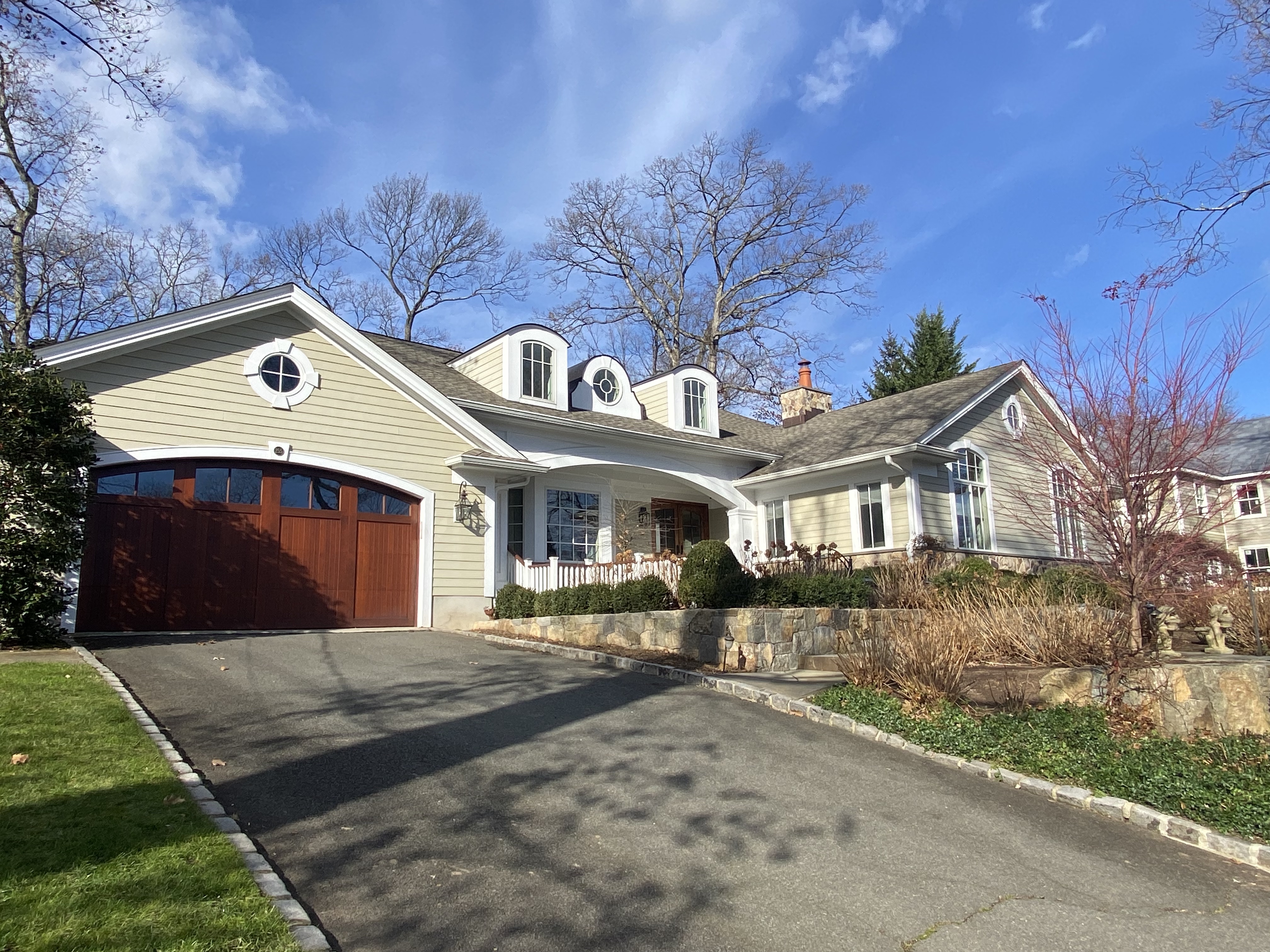 255 Oak Ridge Avenue