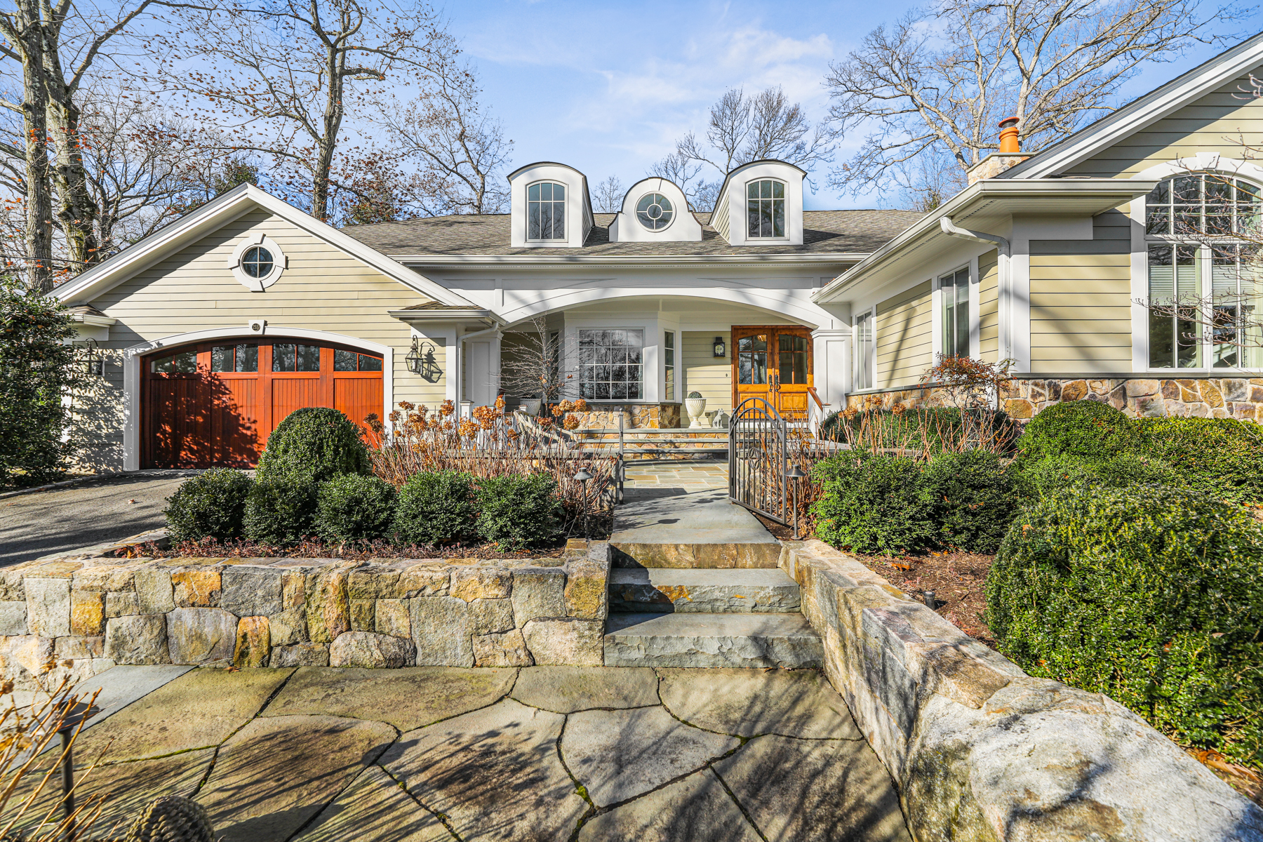 255 Oak Ridge Avenue