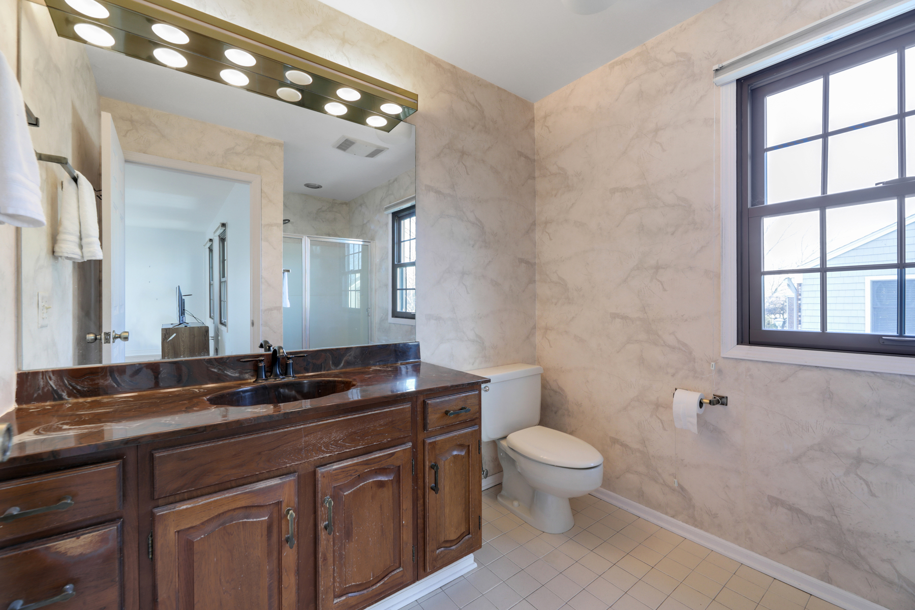 28 Morris Avenue, Unit V9