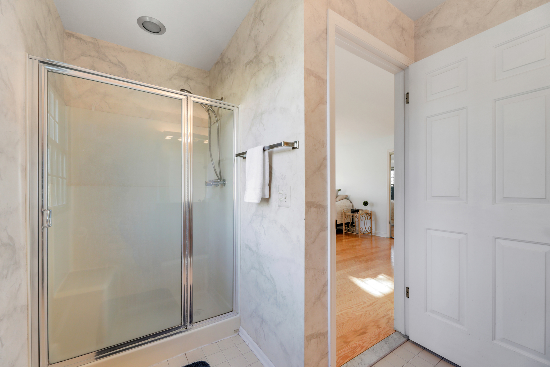28 Morris Avenue, Unit V9