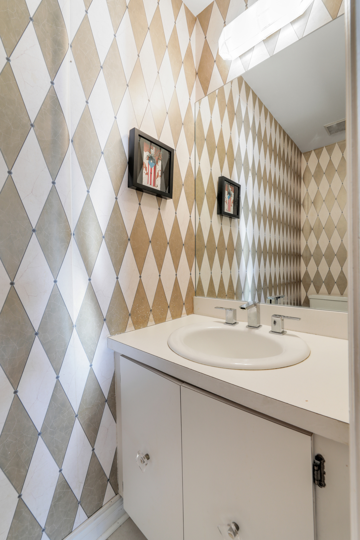 28 Morris Avenue, Unit V9