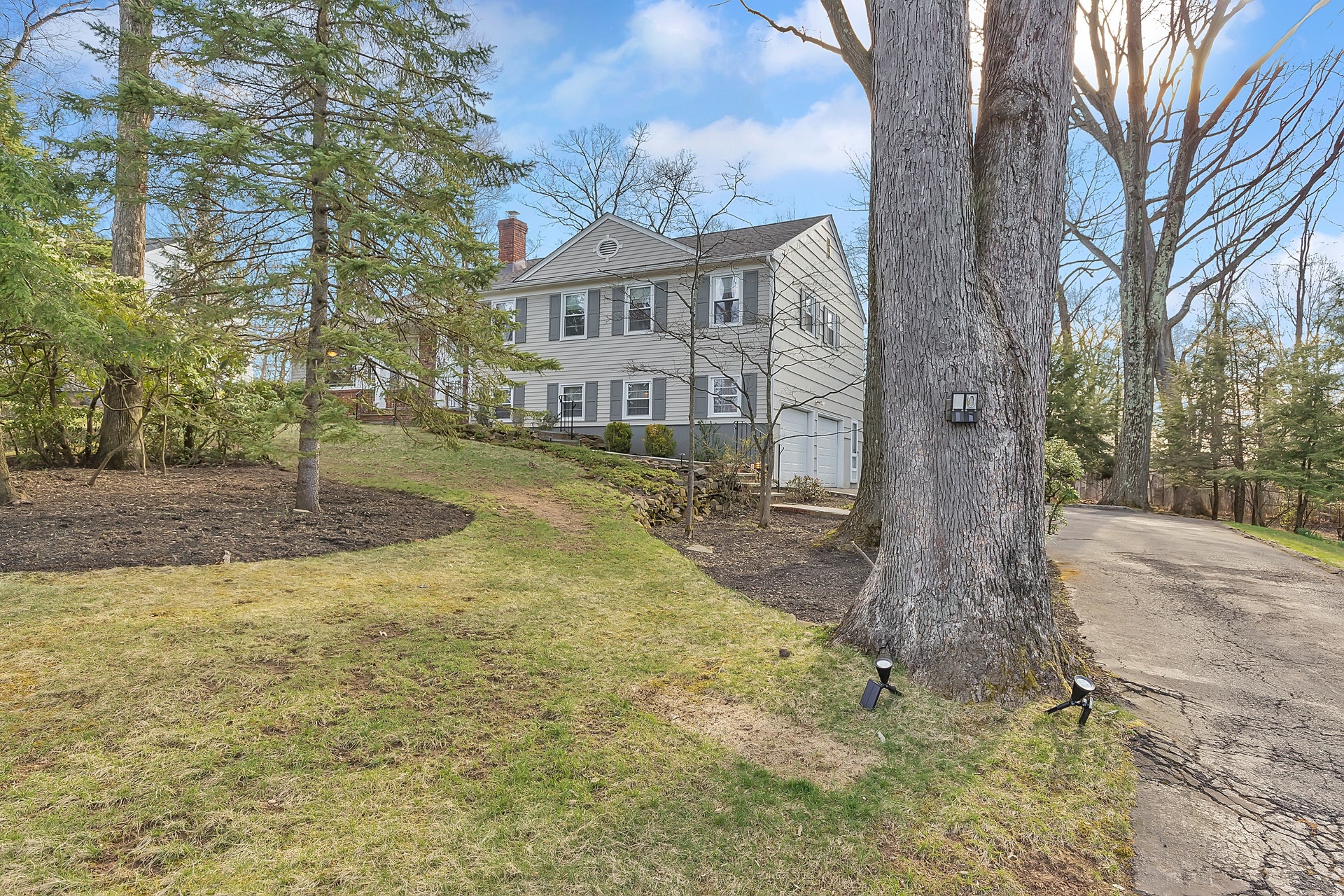 90 Roland Road
