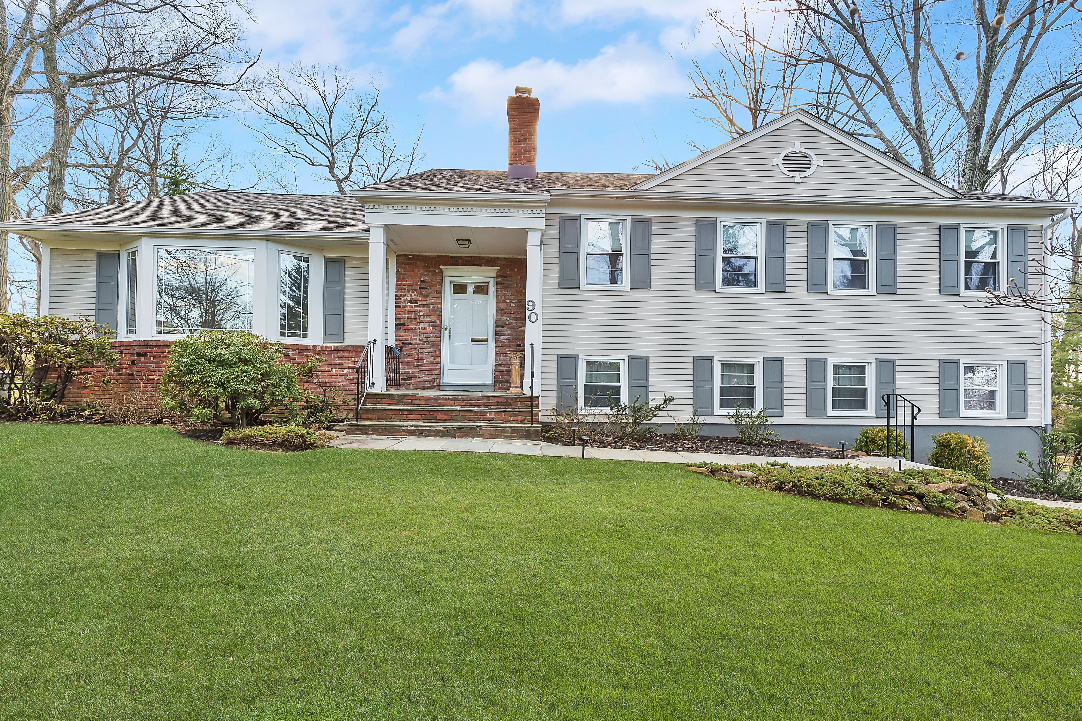 90 Roland Road