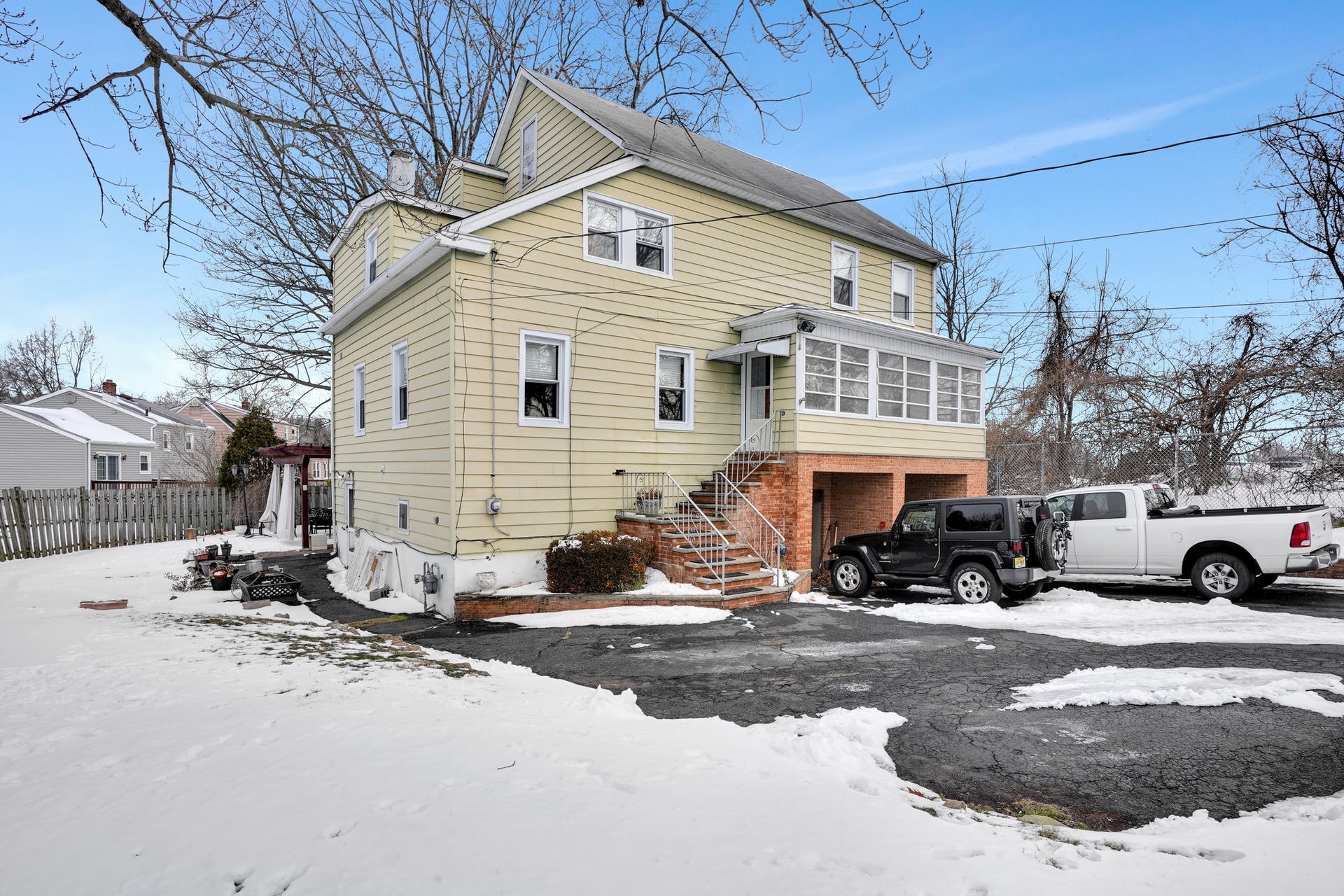 27 Willow Rd