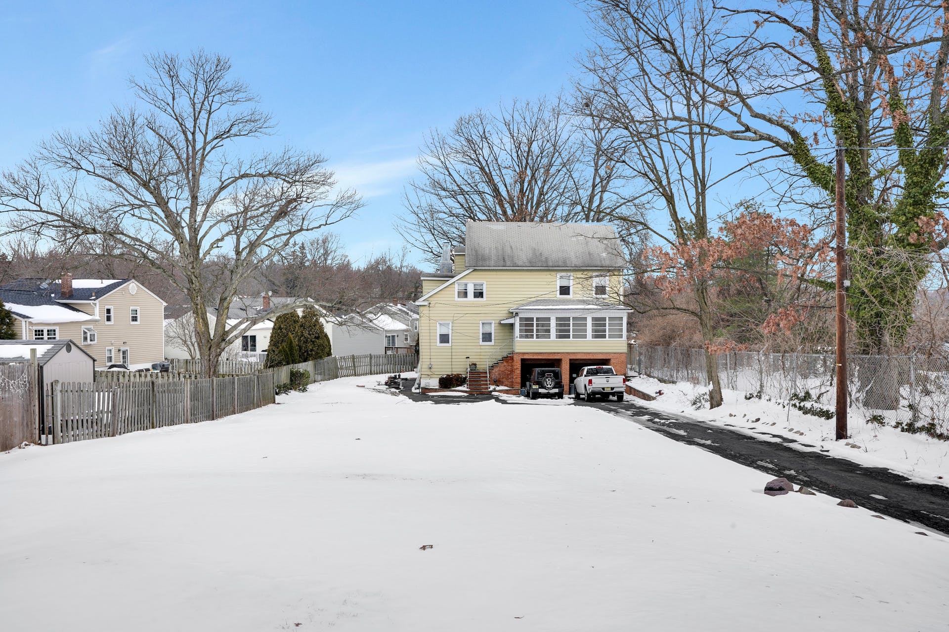 27 Willow Rd