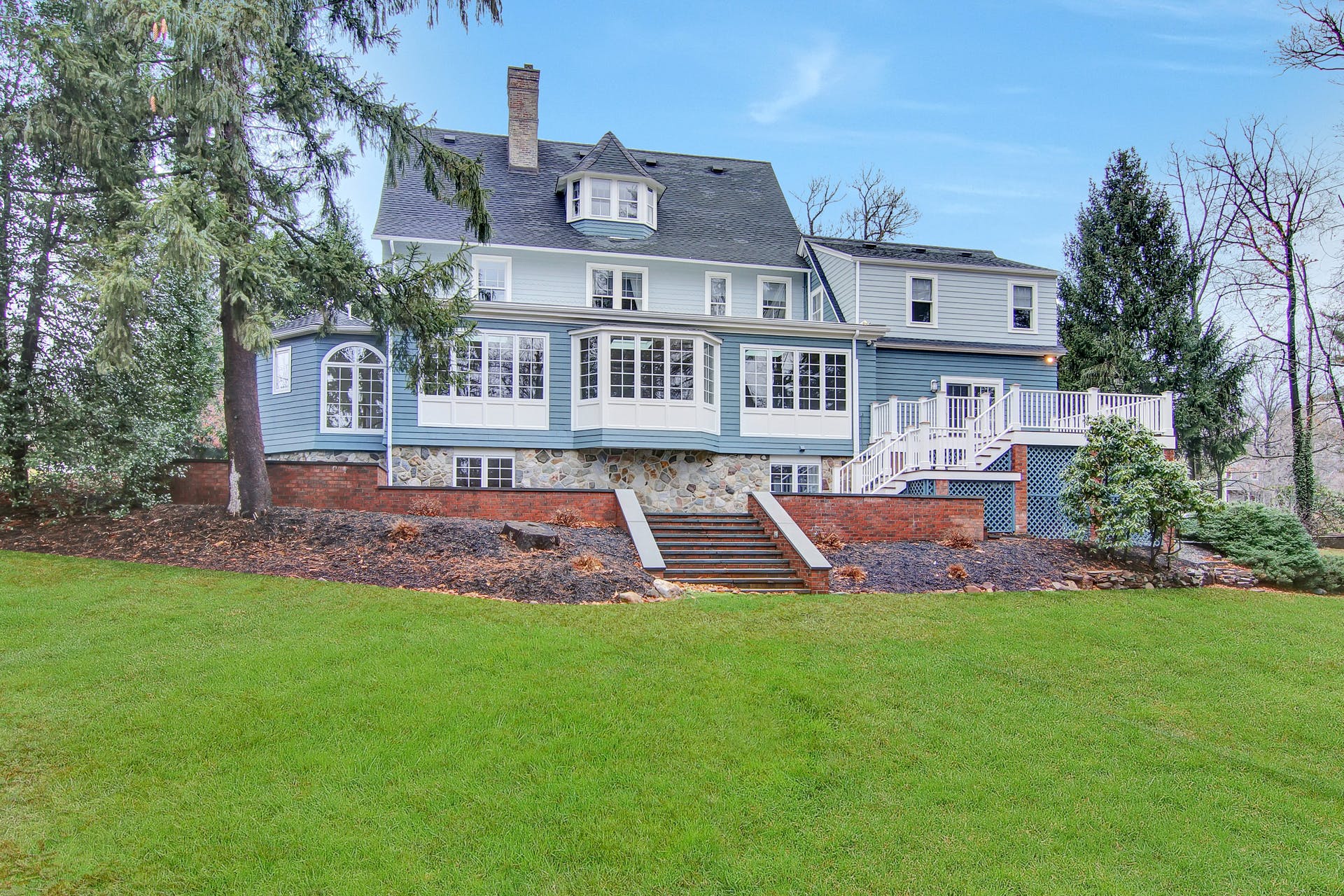 36 Forest Drive North