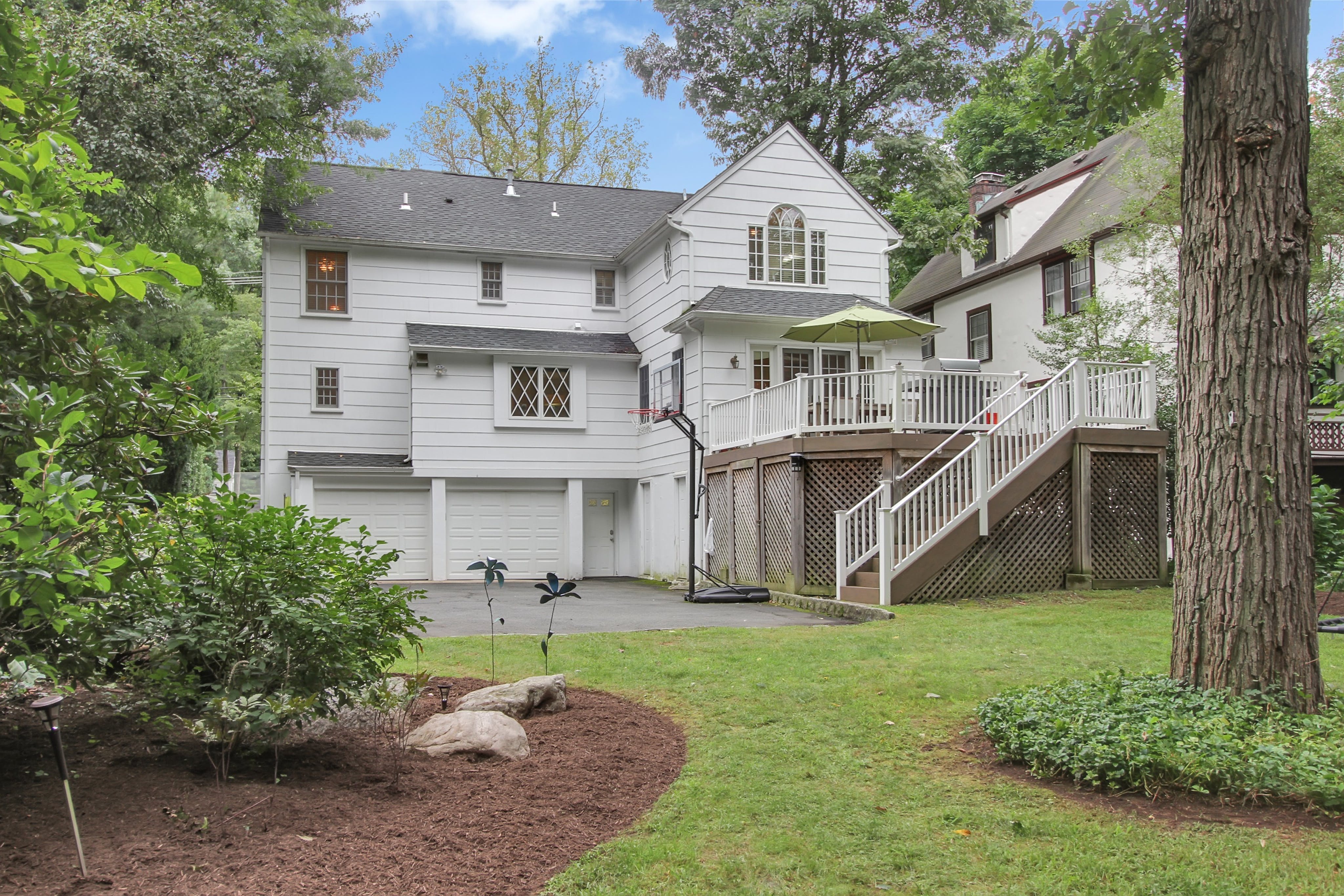 250 Summit Avenue