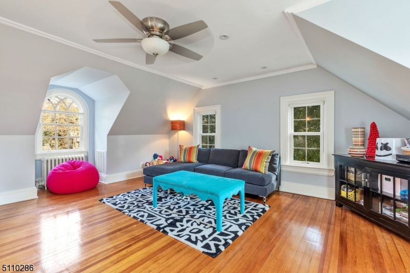 920 Cedar Brook