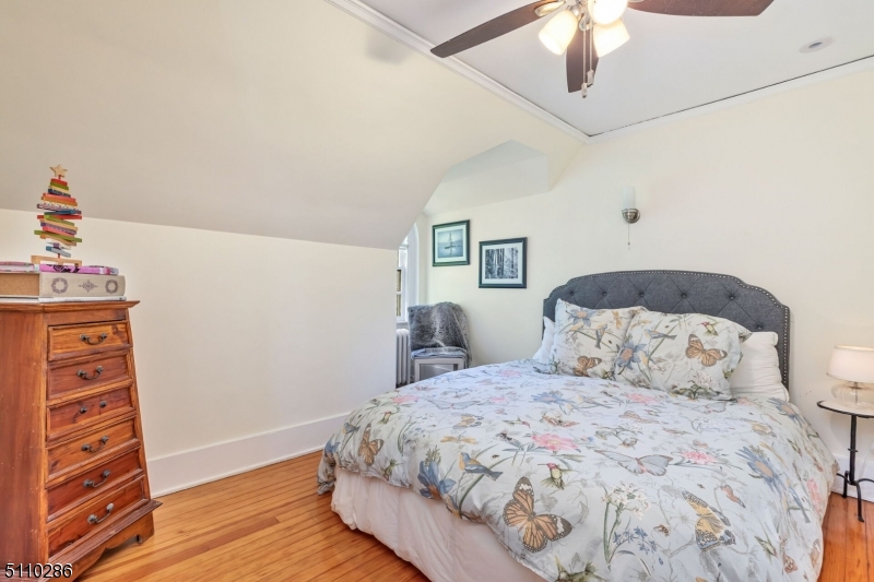 920 Cedar Brook