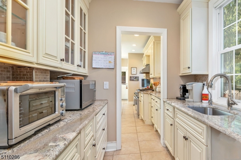 920 Cedar Brook