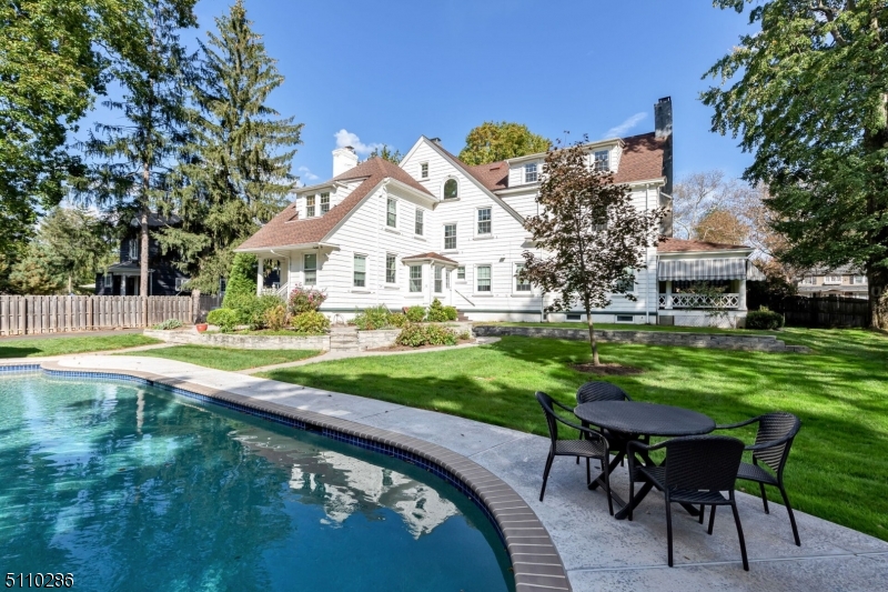 920 Cedar Brook