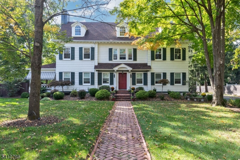 920 Cedar Brook
