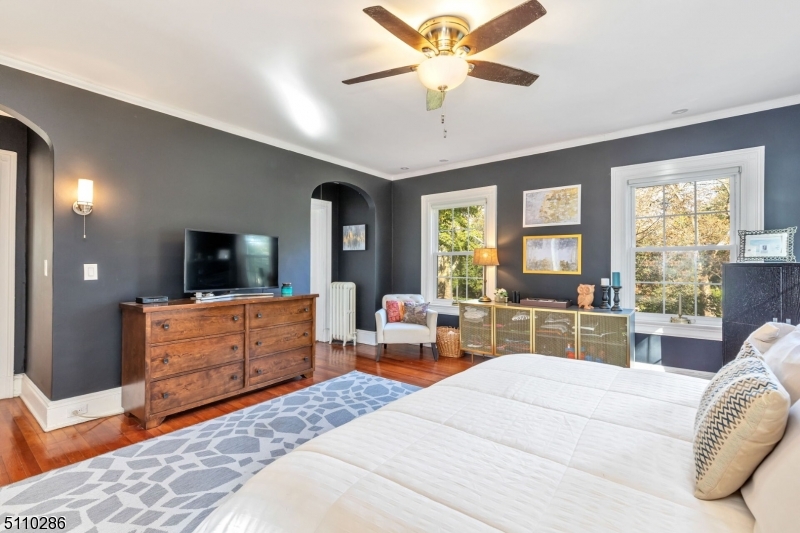 920 Cedar Brook