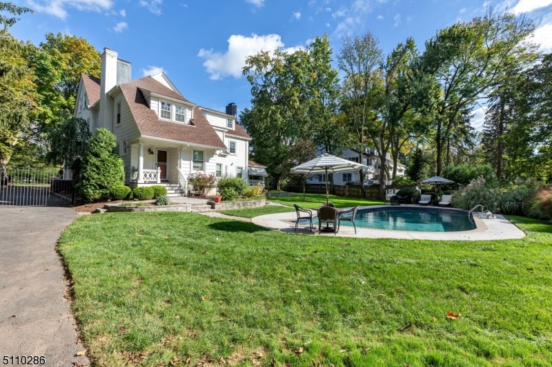 920 Cedar Brook