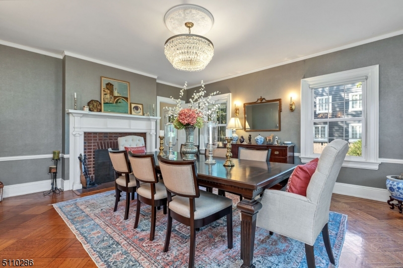 920 Cedar Brook