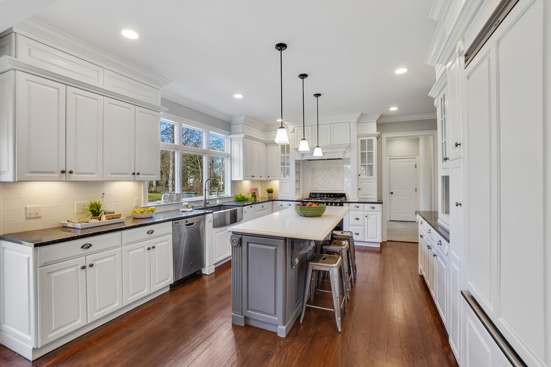 611 Ridge Road