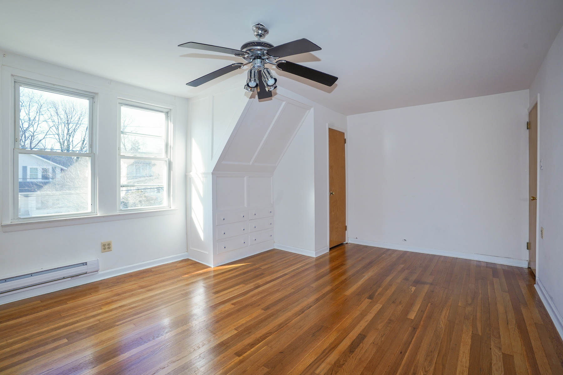 23 Saint Lawrence Avenue