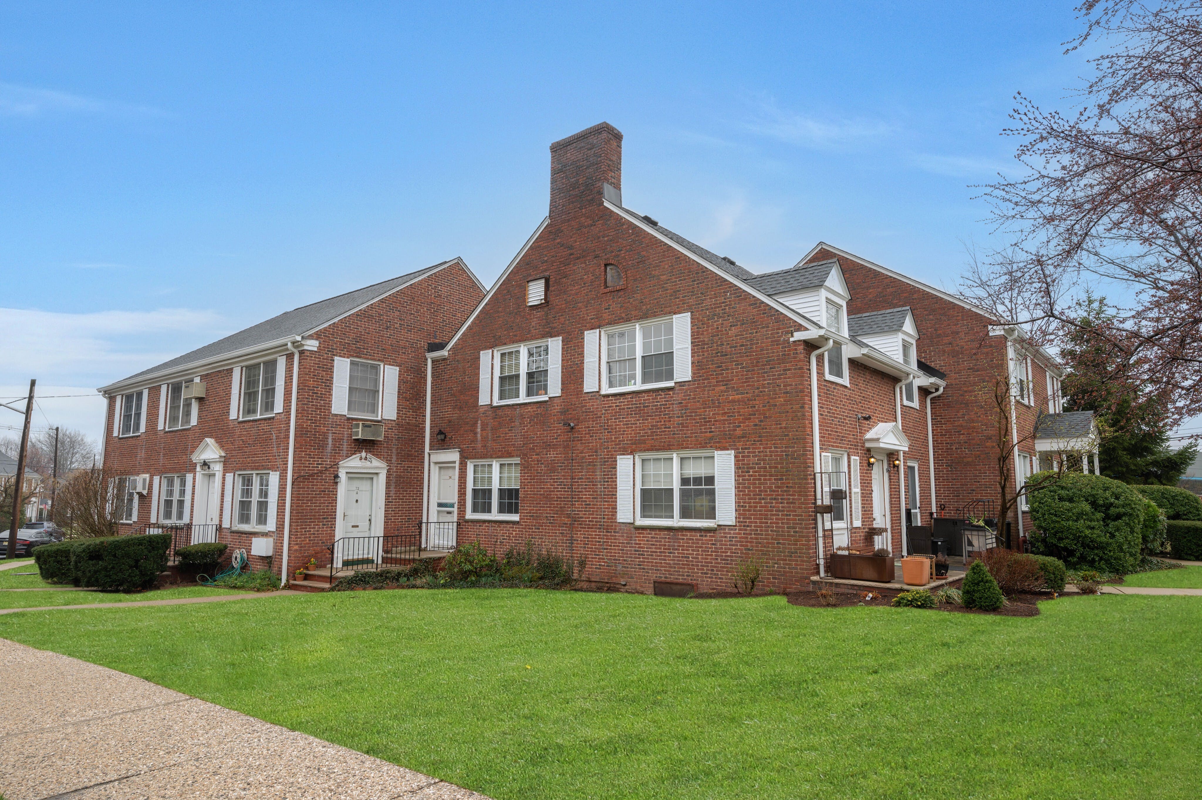 72A Meadowbrook Place