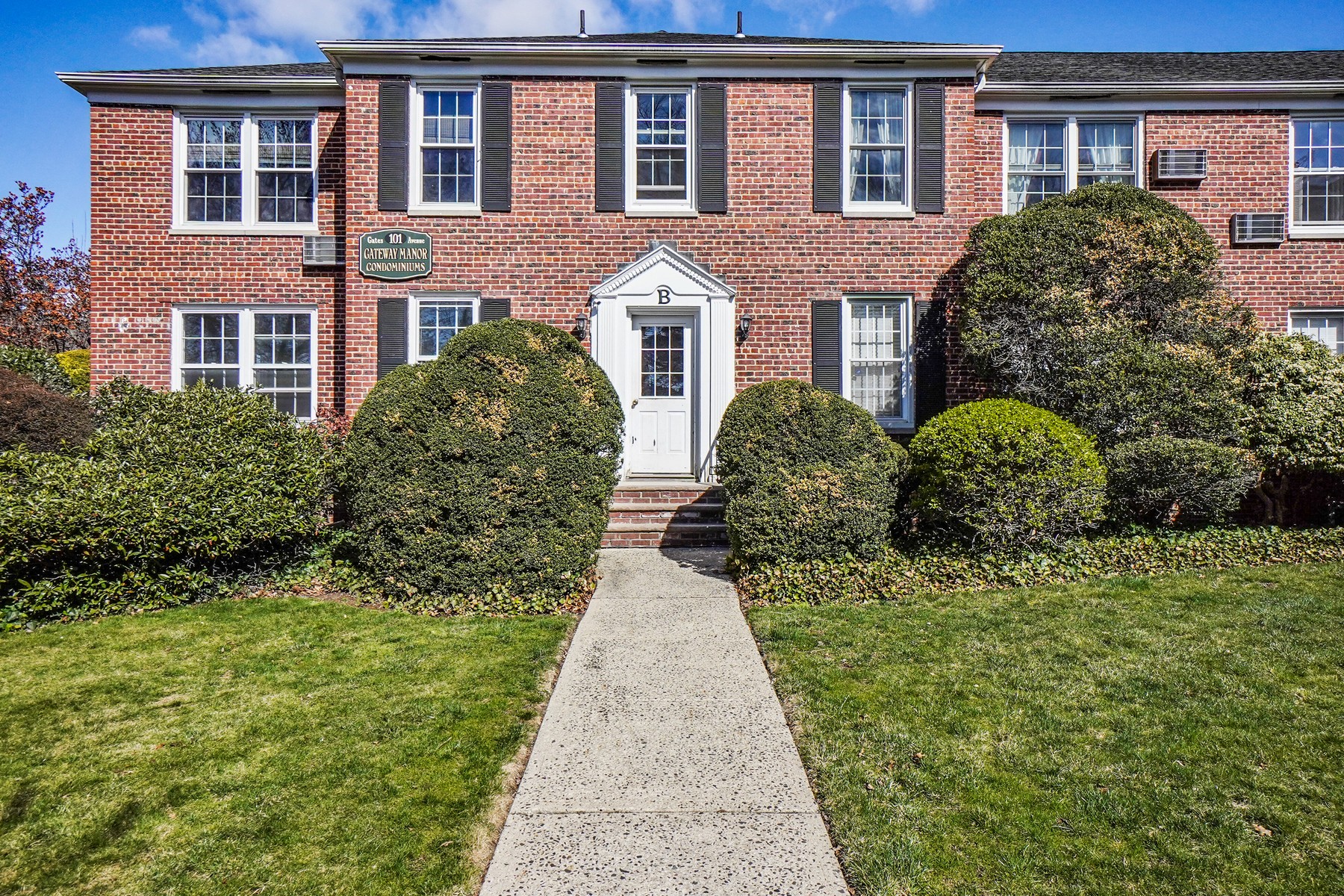 101 Gates Ave