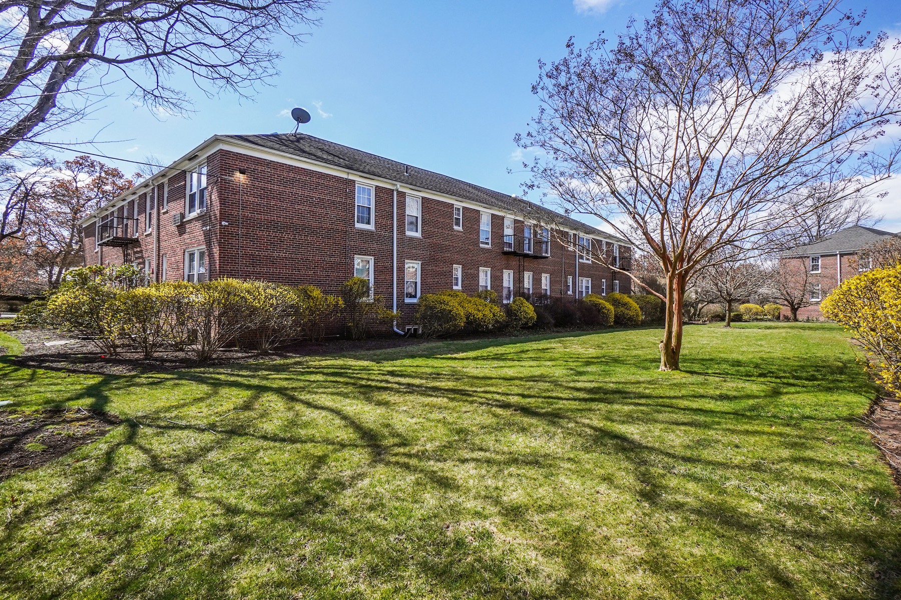 101 Gates Ave